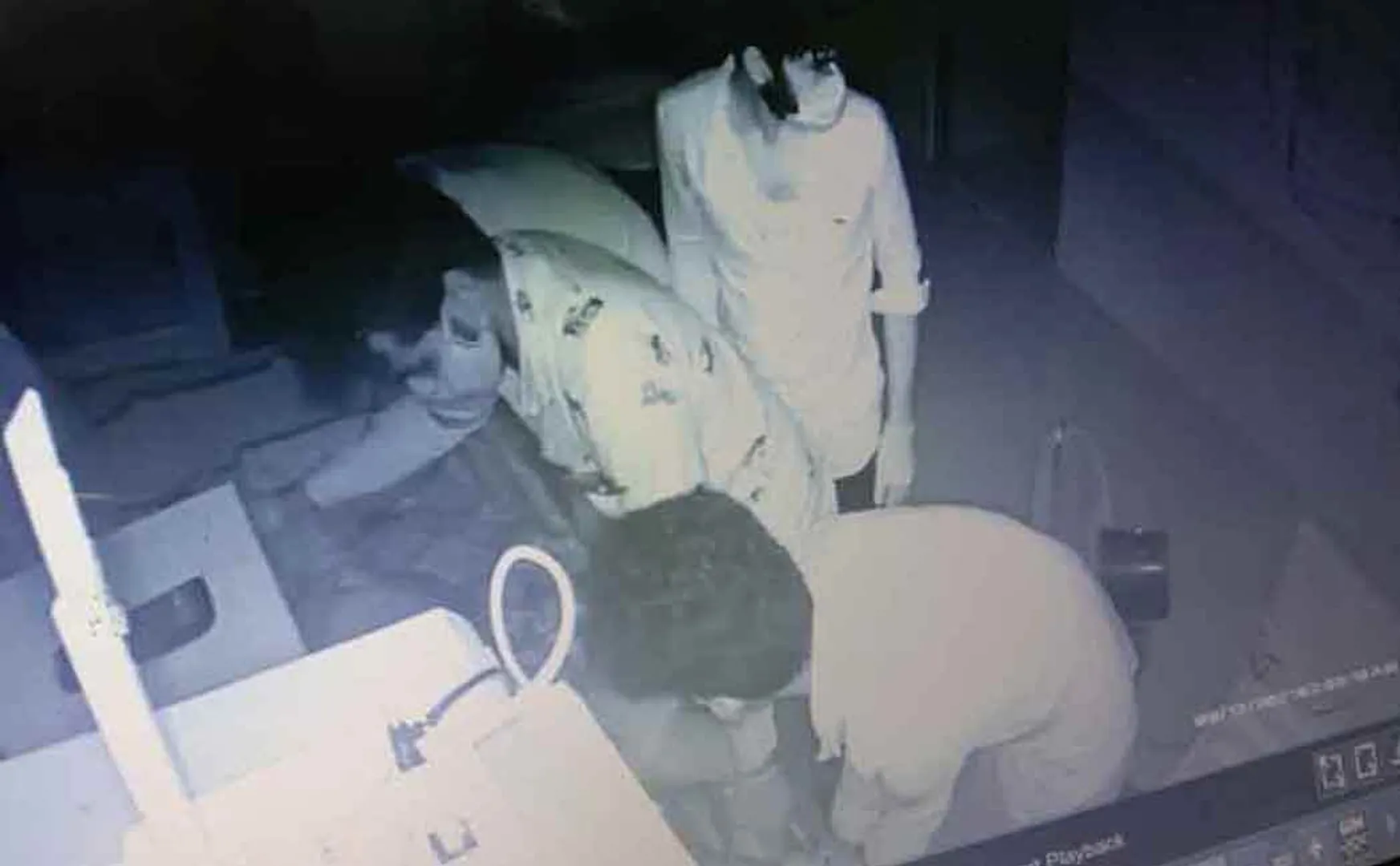 Mysterious people who tied up the man and robbed 