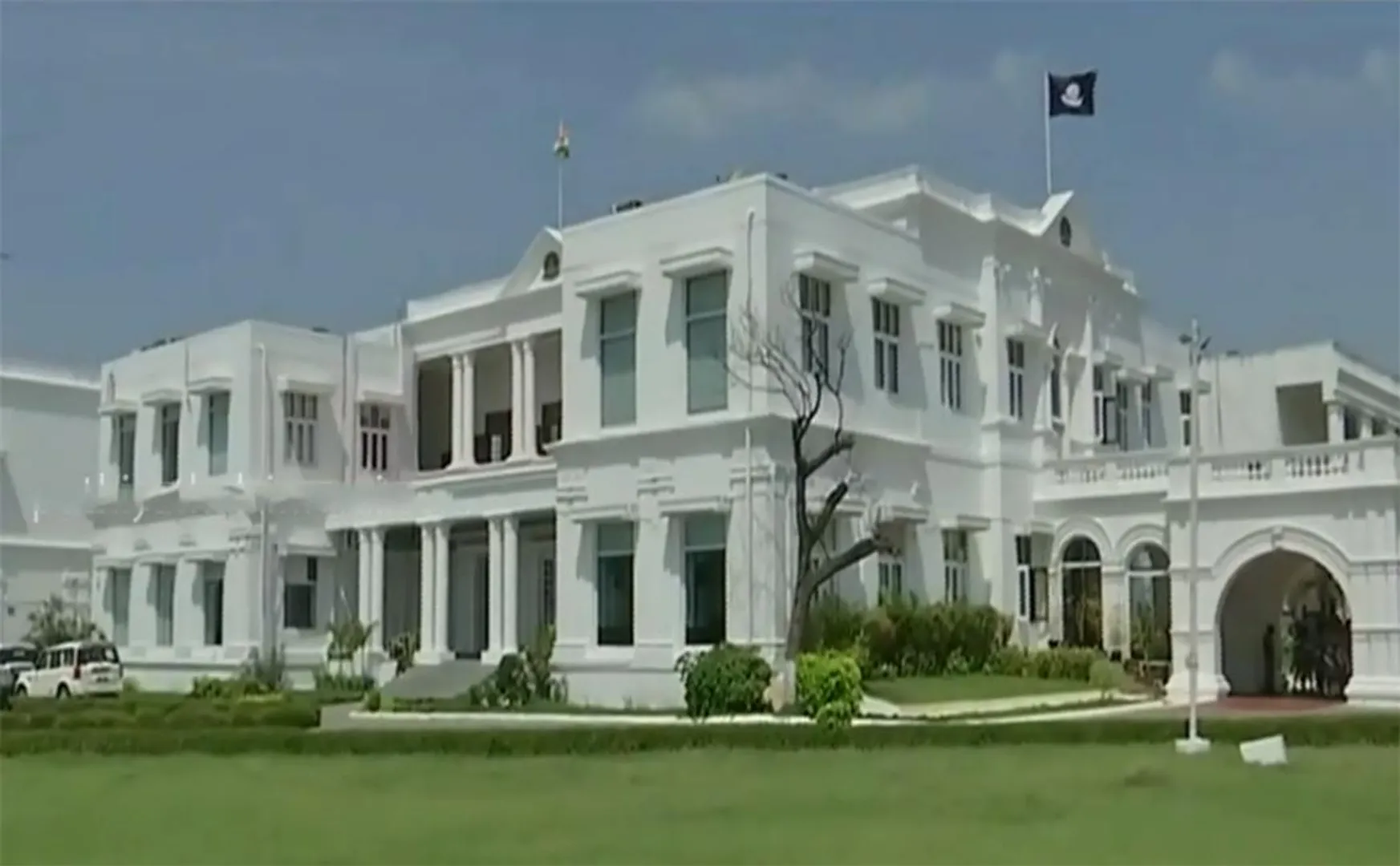 Lawsuit over Pakistan Twitter accounts!