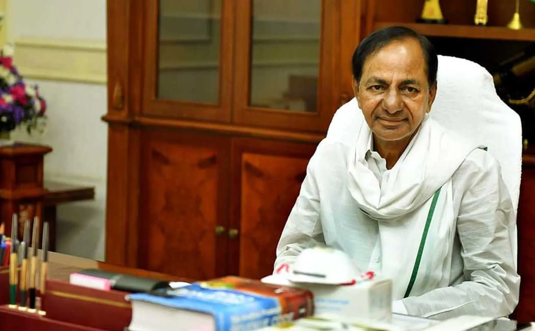 Chief Minister of Telangana pays obeisance at Srirangam Temple