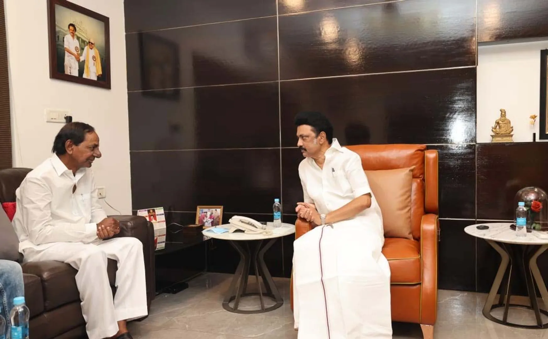 Telangana Chief Minister K Chandrashekar meet tamilnadu chief minister 