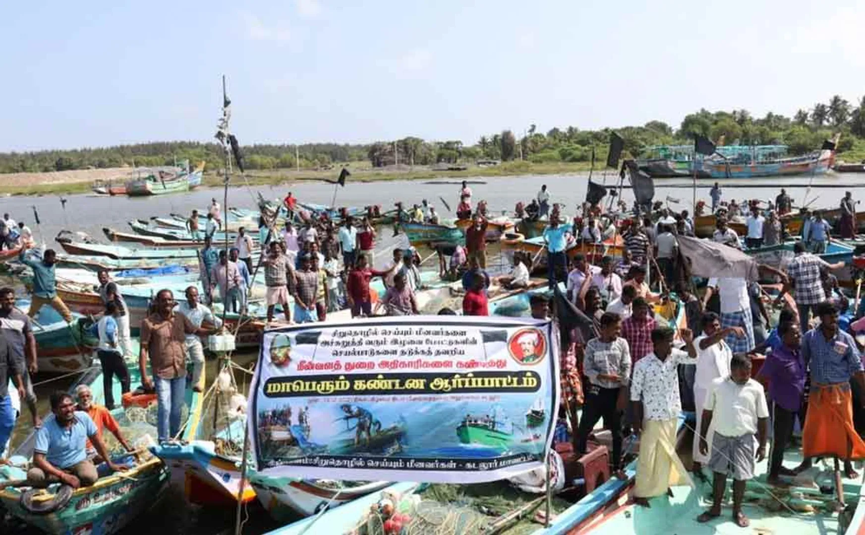 fishermen Black flag  on boats demanding to stop the illegal fishing of key boat fishermen!