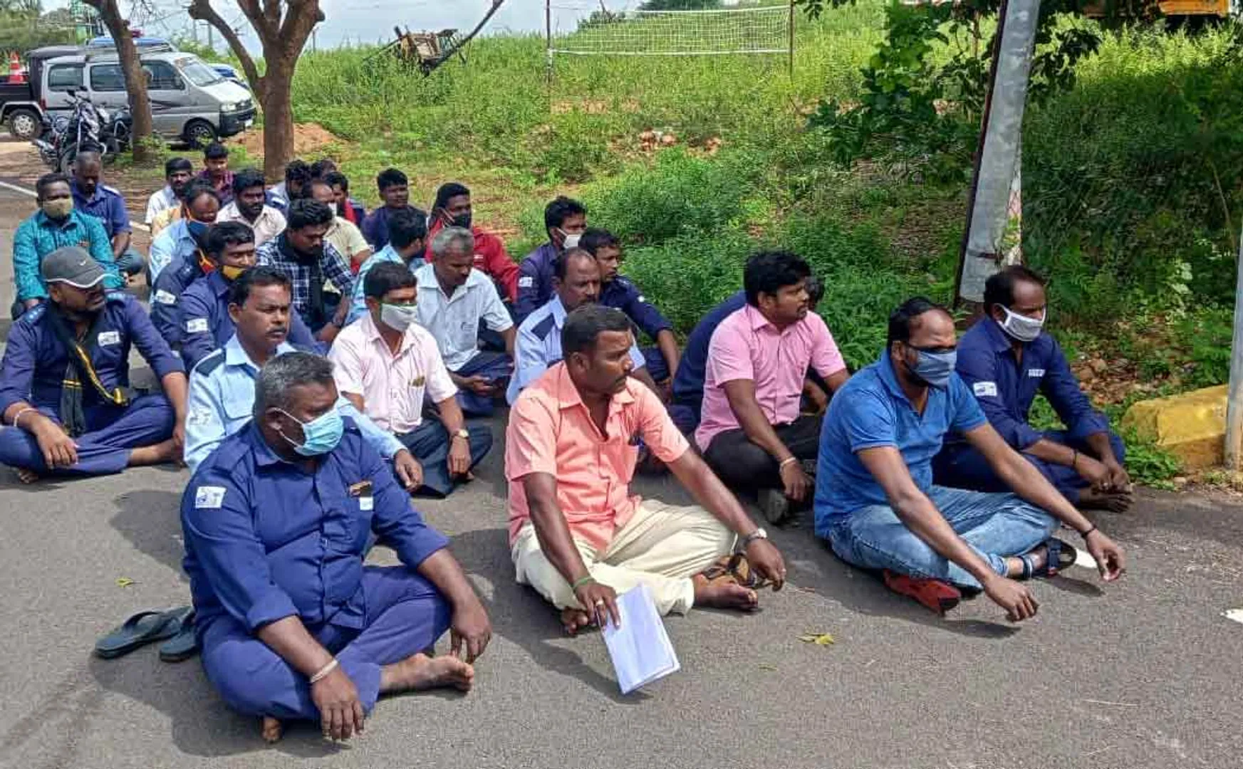 BJP involved made problem! Customs staff besiege Deputy Superintendent's office!