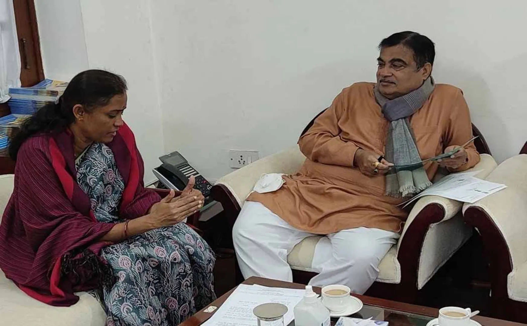 jothi Mani MP who filed the petition in person .... Union Minister who promised to take immediate action!