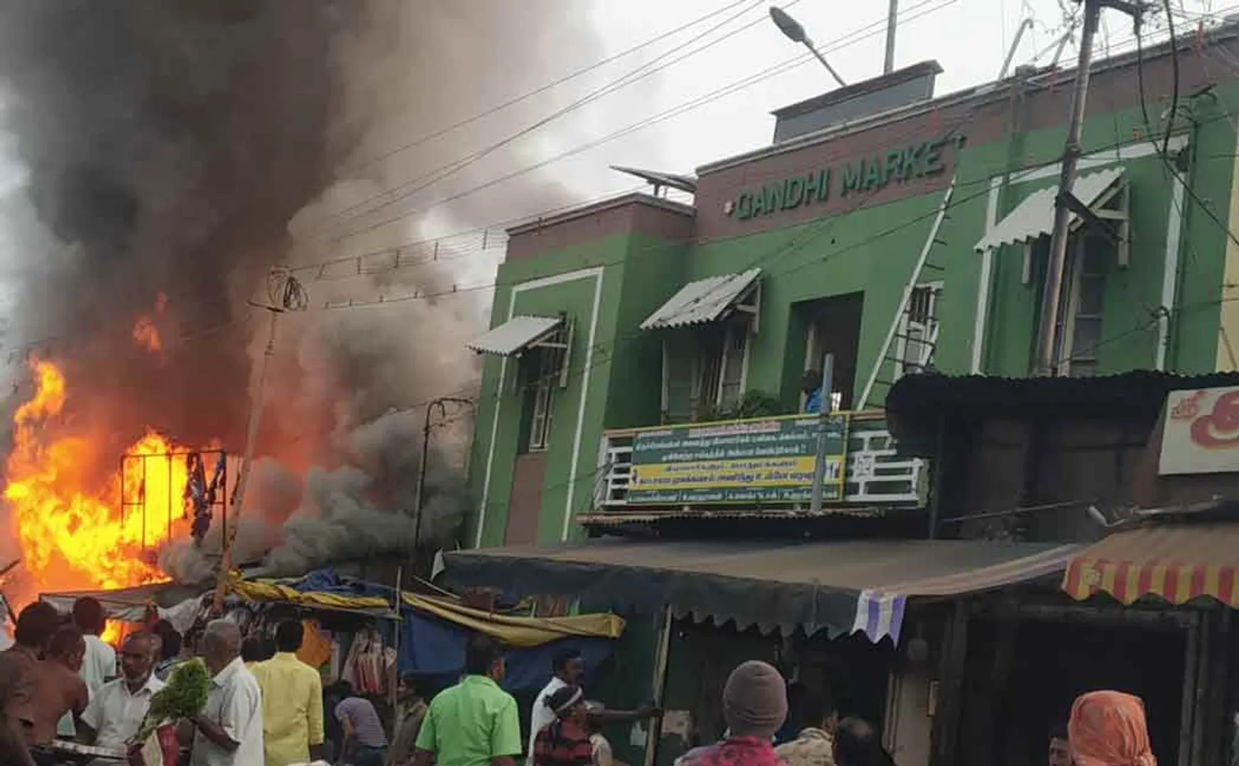 Tea shop cylinder crashes!