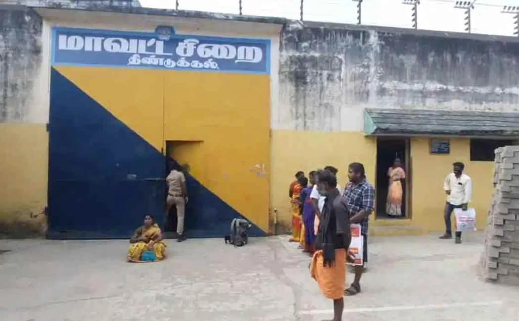 Jailer asking  bribe to see prisoner! The woman involved in Struggle 