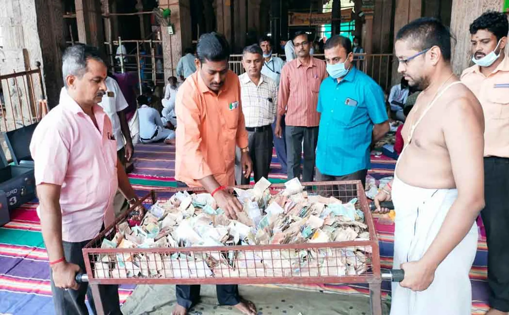 money counting started in the presence of the Associate Commissioner of the temple