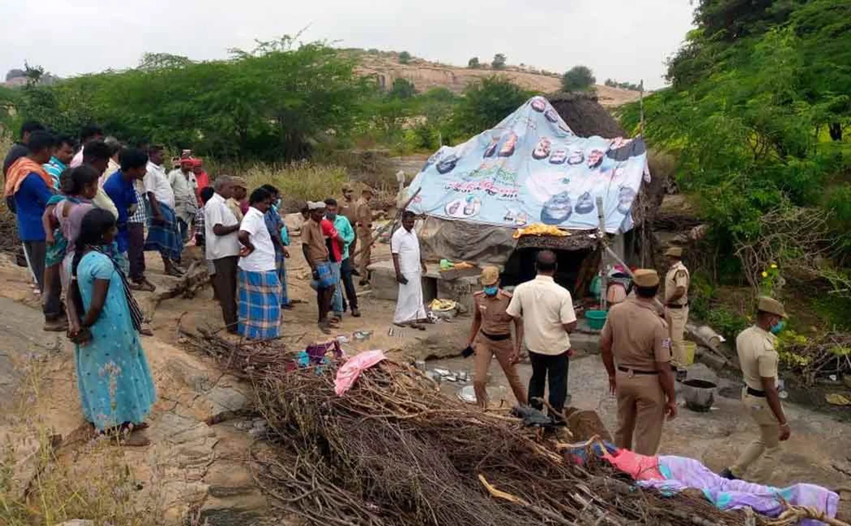 Doctors fighting to rescue boy ... Public involved in road blockade