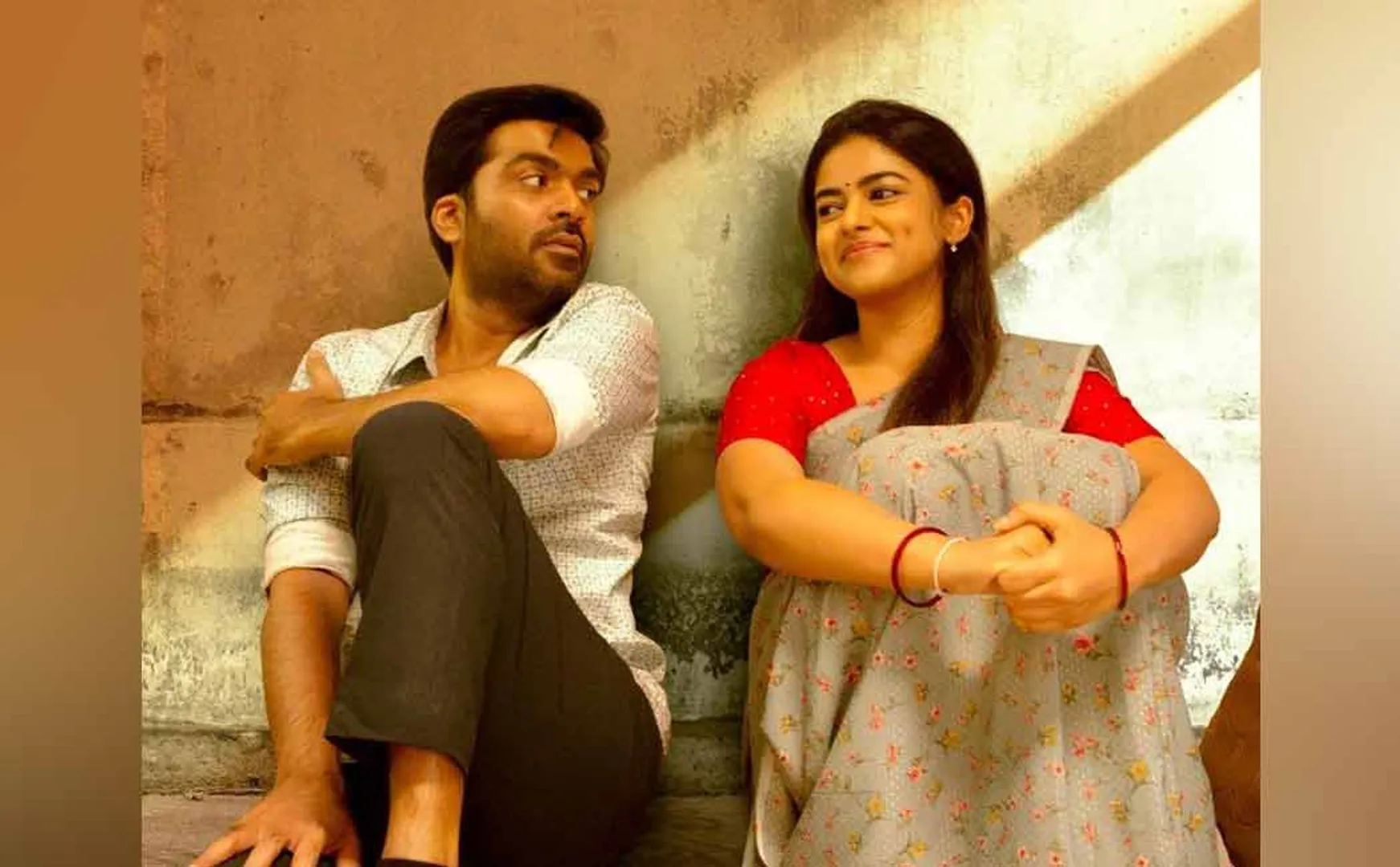 actress Siddhi Idnani joins silambarasan starring vendhu thaninthathu kaadu film