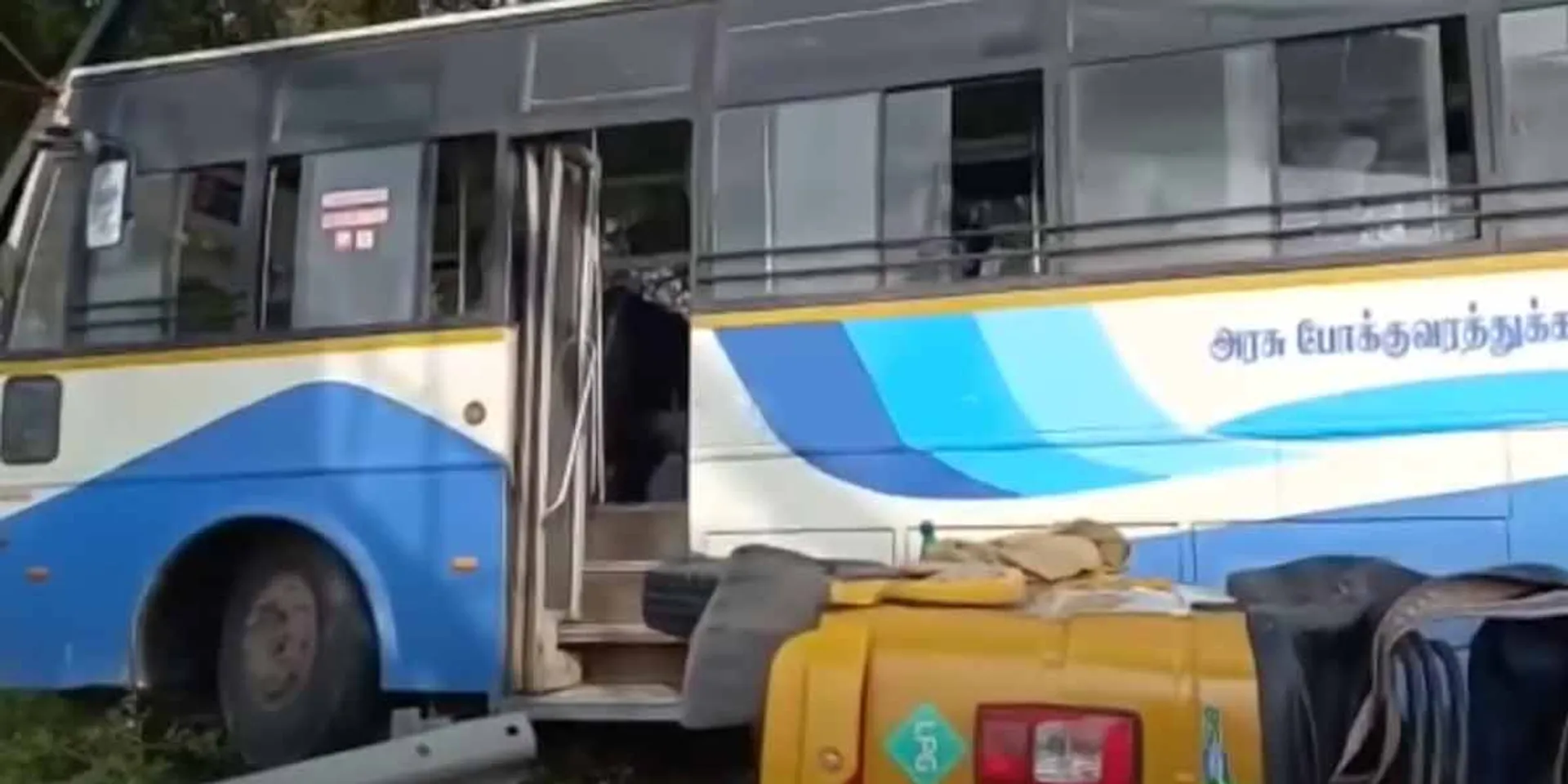  bus-auto collision near villupuram 