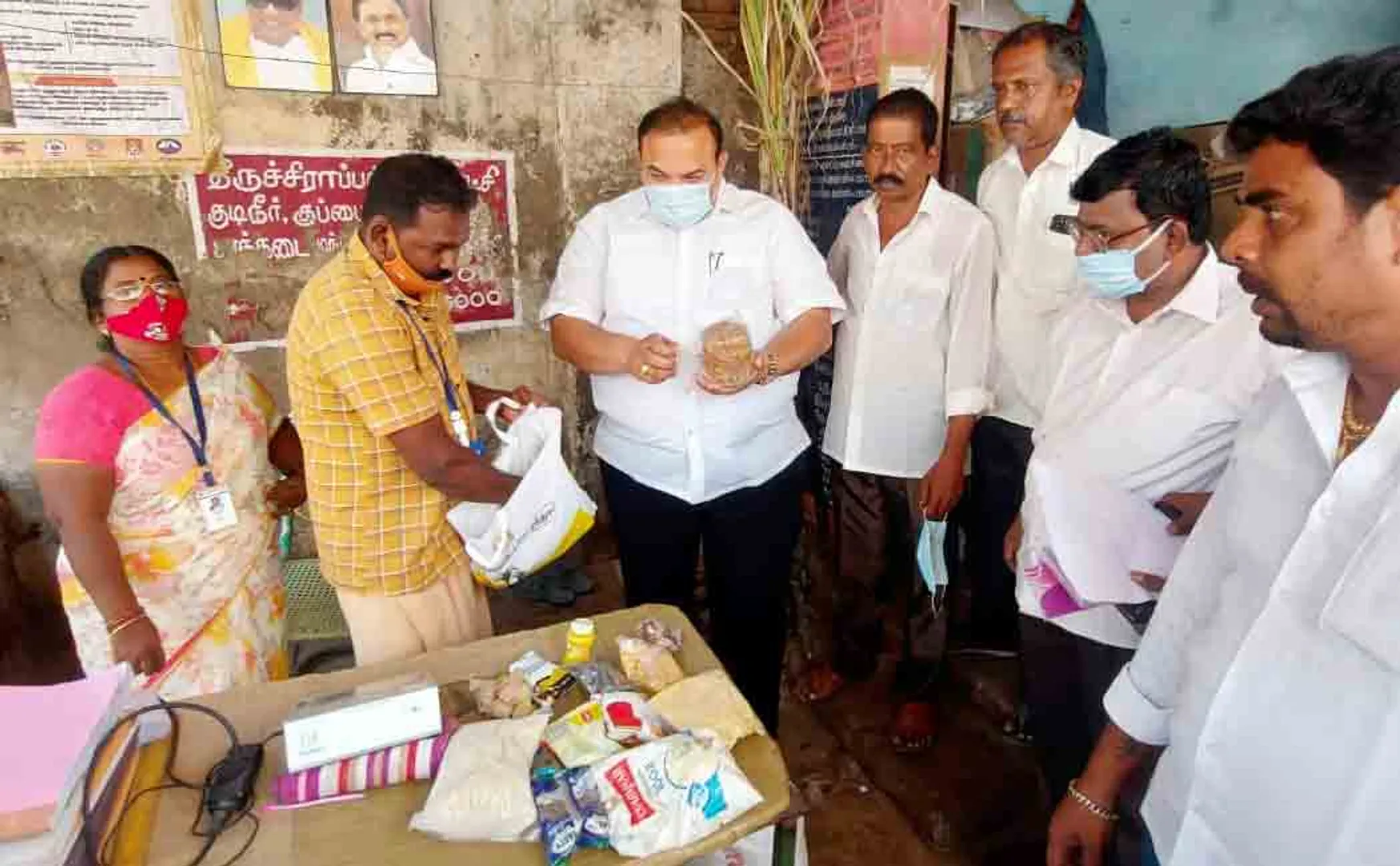 Trichy East MLA Iniko Irudhayaraj inspection in ration shops 