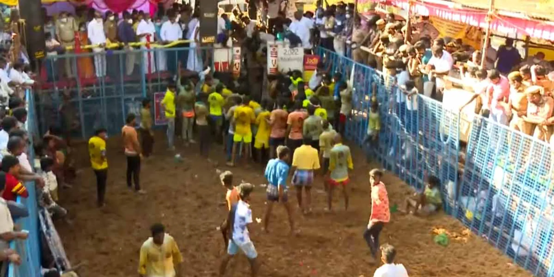  '' We will meet in the same Jallikkattu in Madurai next year '' - Avanyapuram Jallikkattu completed!