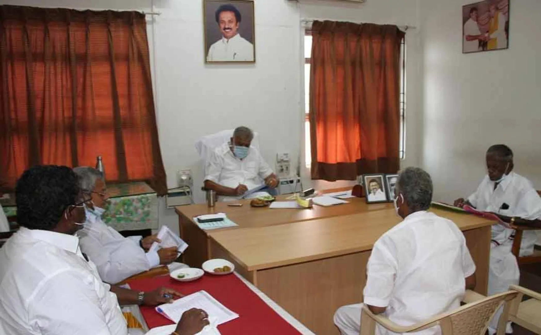 Minister I Periyasamy who interviewed 300 people for the post of mayor. 