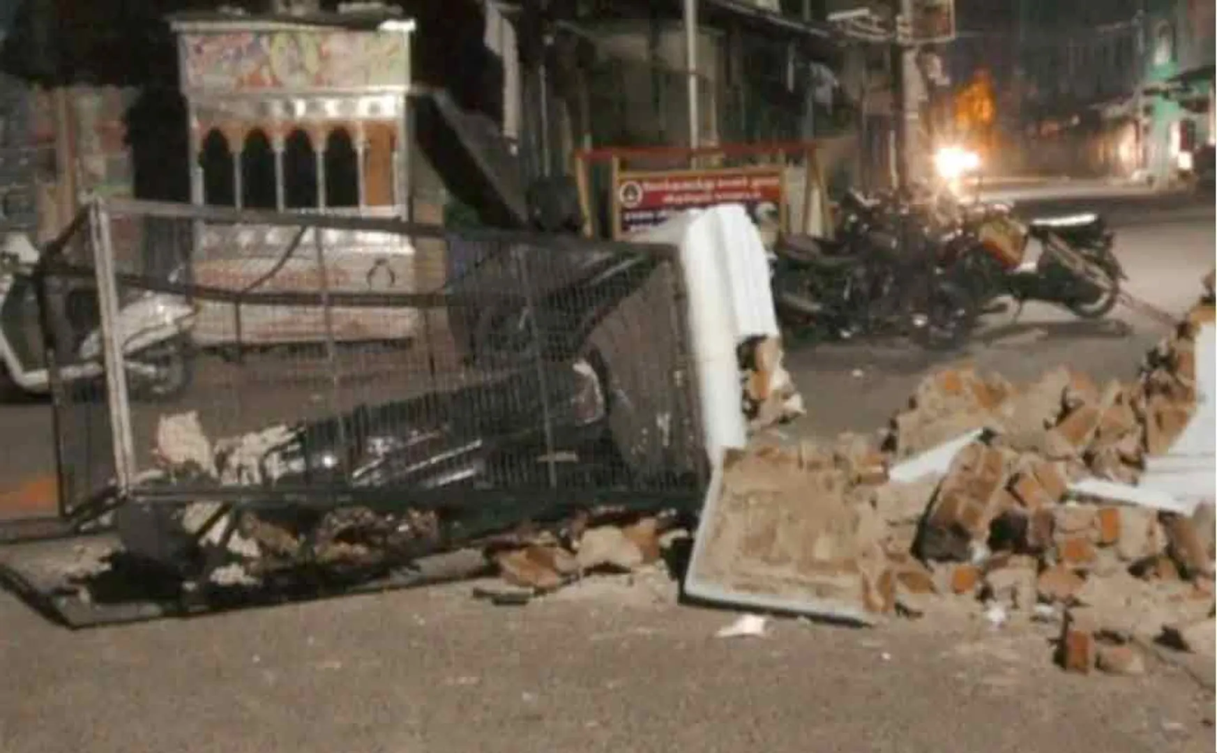 Periyar statue damage: Political parties involved in the struggle