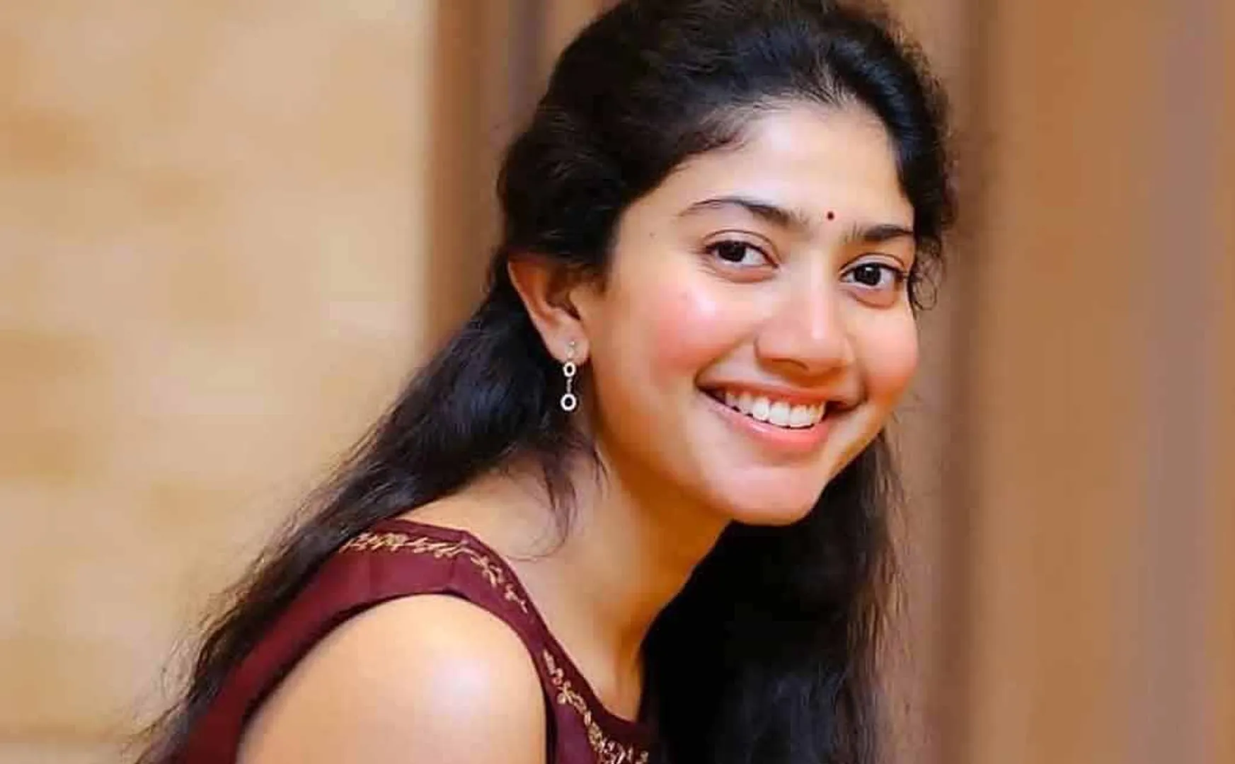 sai pallavi act sister role mahesh babu starring next movie