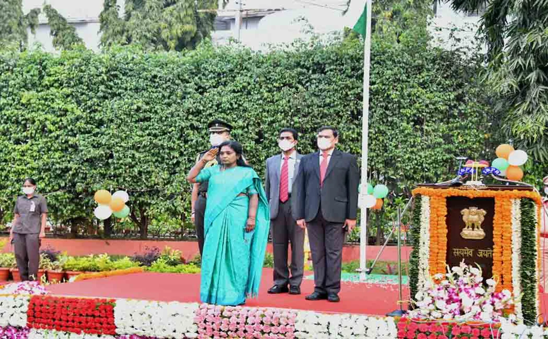 Governor hoists national flag in 2 states (Pictures)
