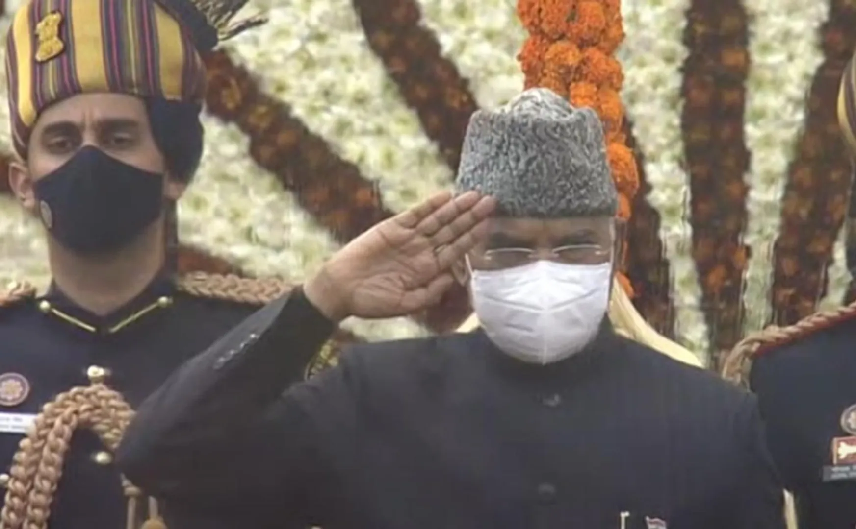President Ramnath Govind hoists national flag (Pictures)