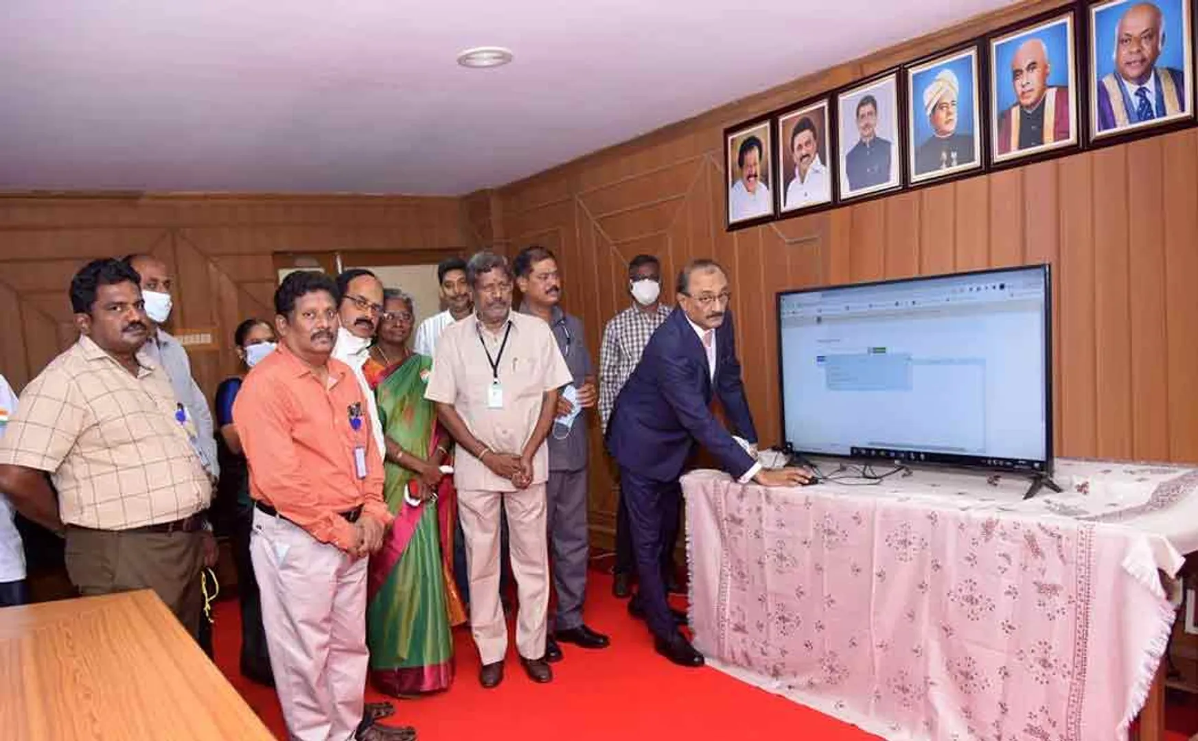 Vice Chancellor launches new website of Annamalai University