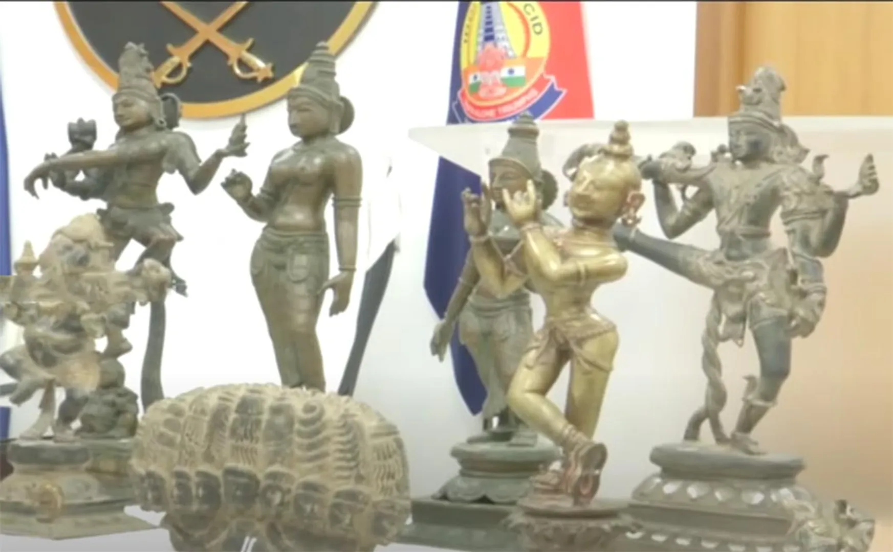  BJP executive who tried to sell idols ... 7 idols recovered ... Four arrested!