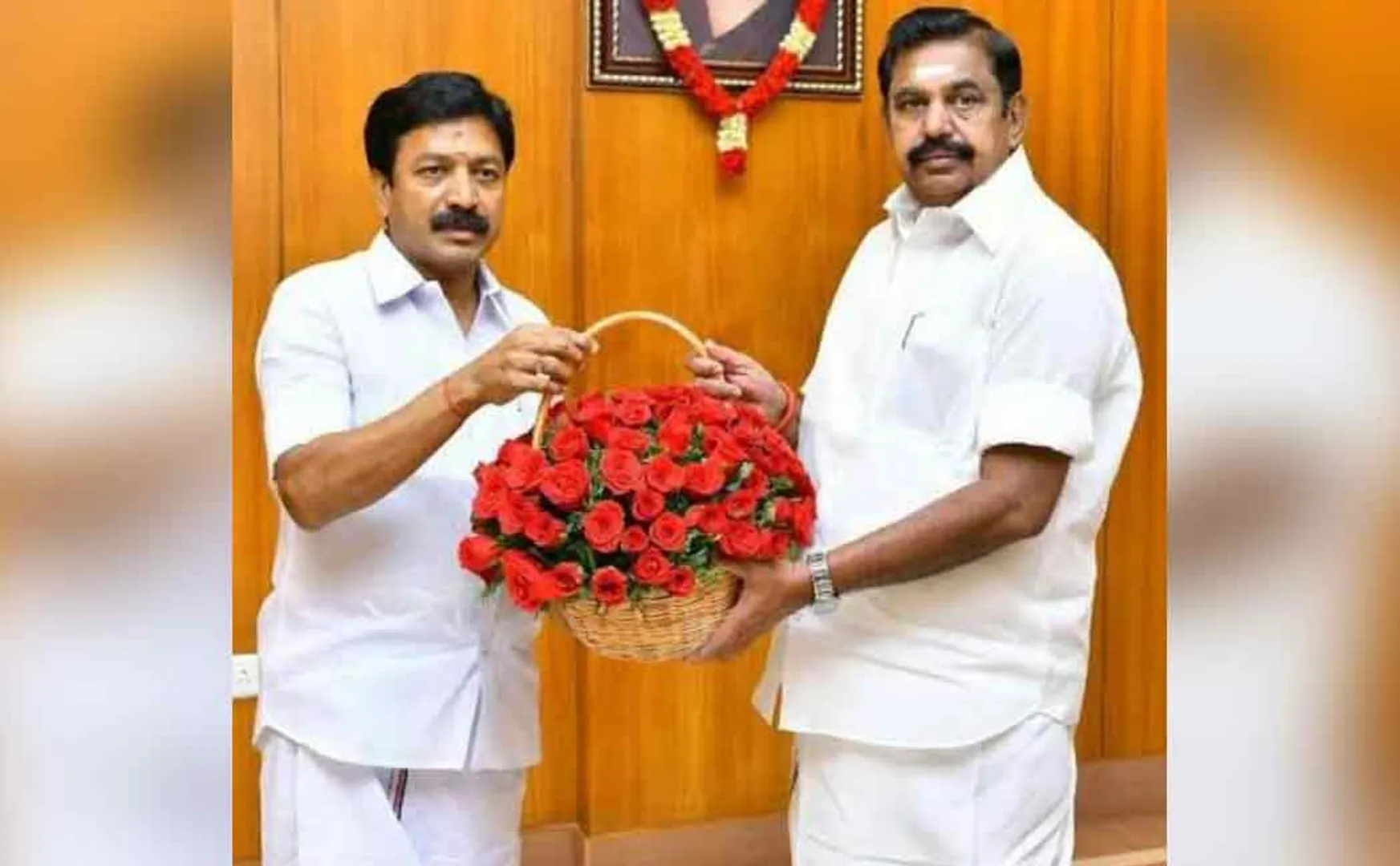 Former Chief Minister pays a surprise visit to AIADMK office
