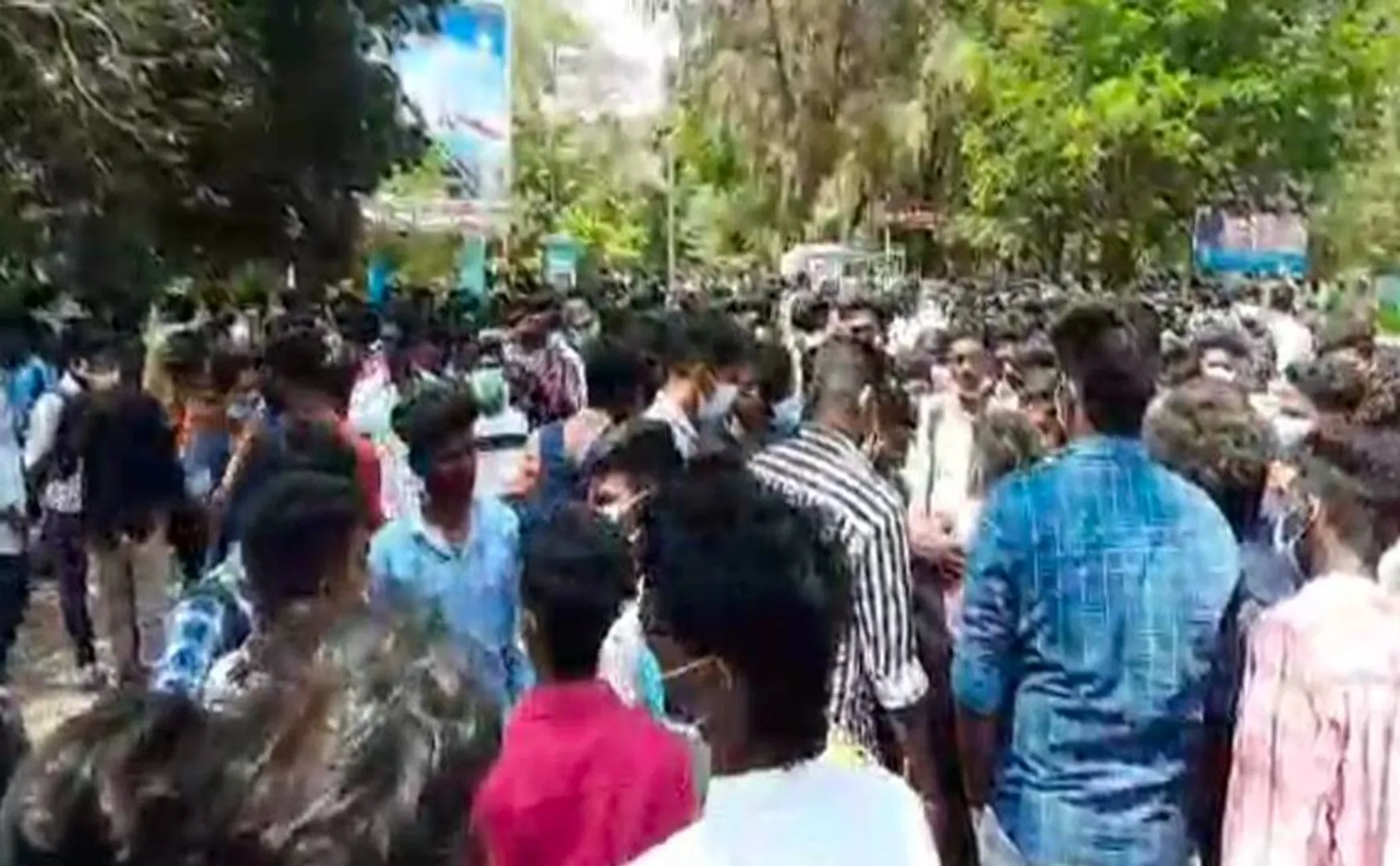 pondicherry college students protest
