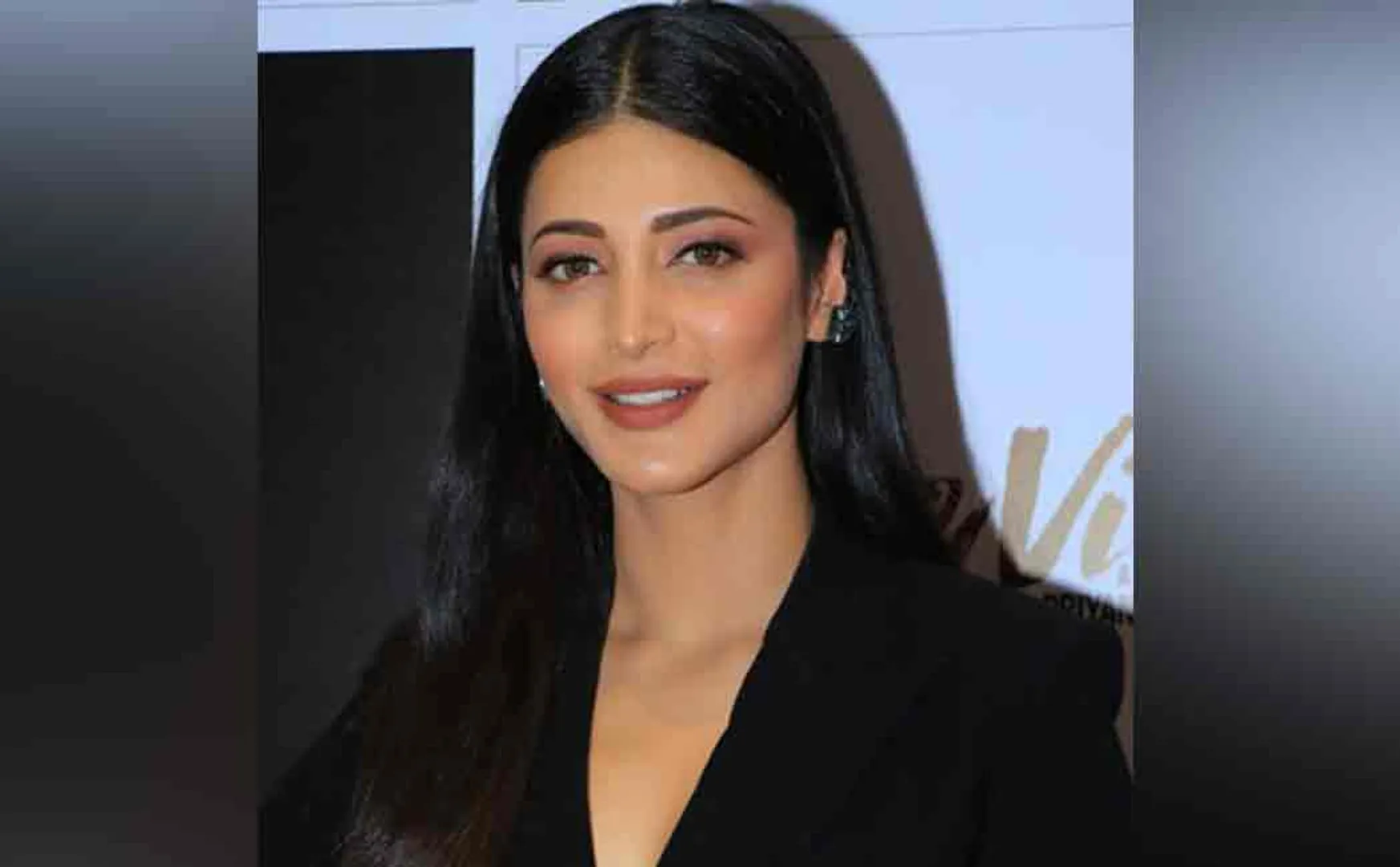 actress shruti haasan replies her fan about hindi language 