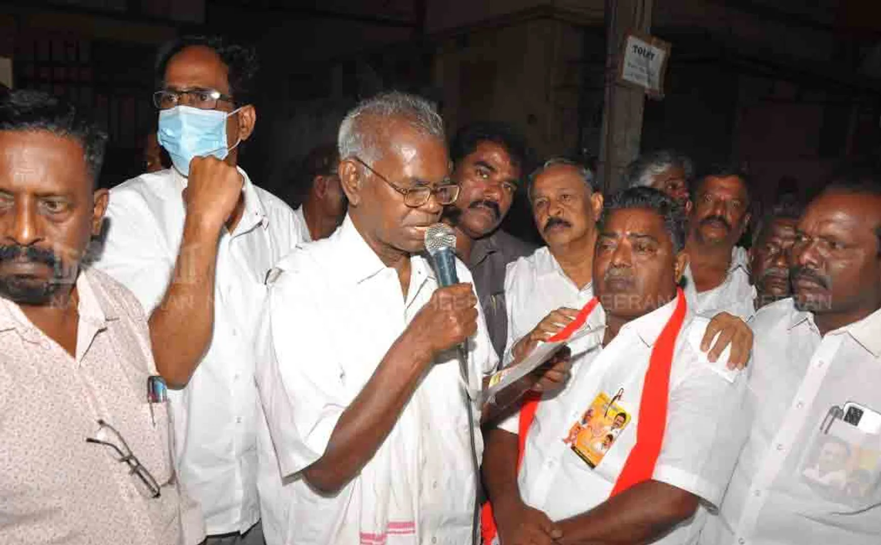 Nallakannu  campaigning in support of the Communist Party candidate 