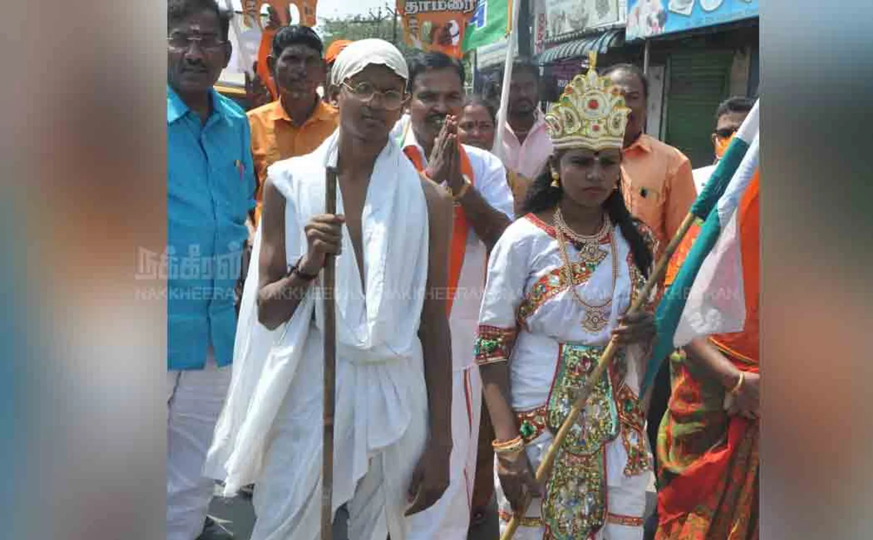 Mahatma Gandhi collects votes ( 