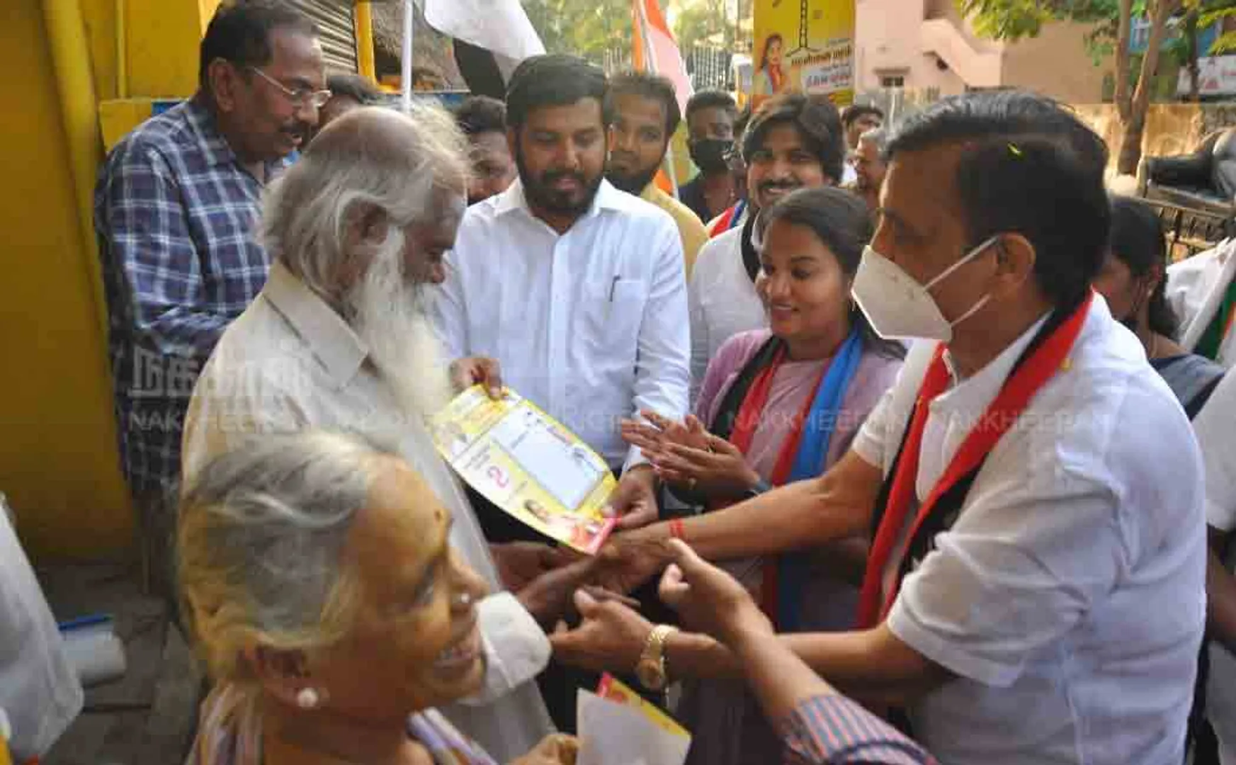 V.C.K. Aloor Shahnawaz collects votes in support of the candidate (Pictures)