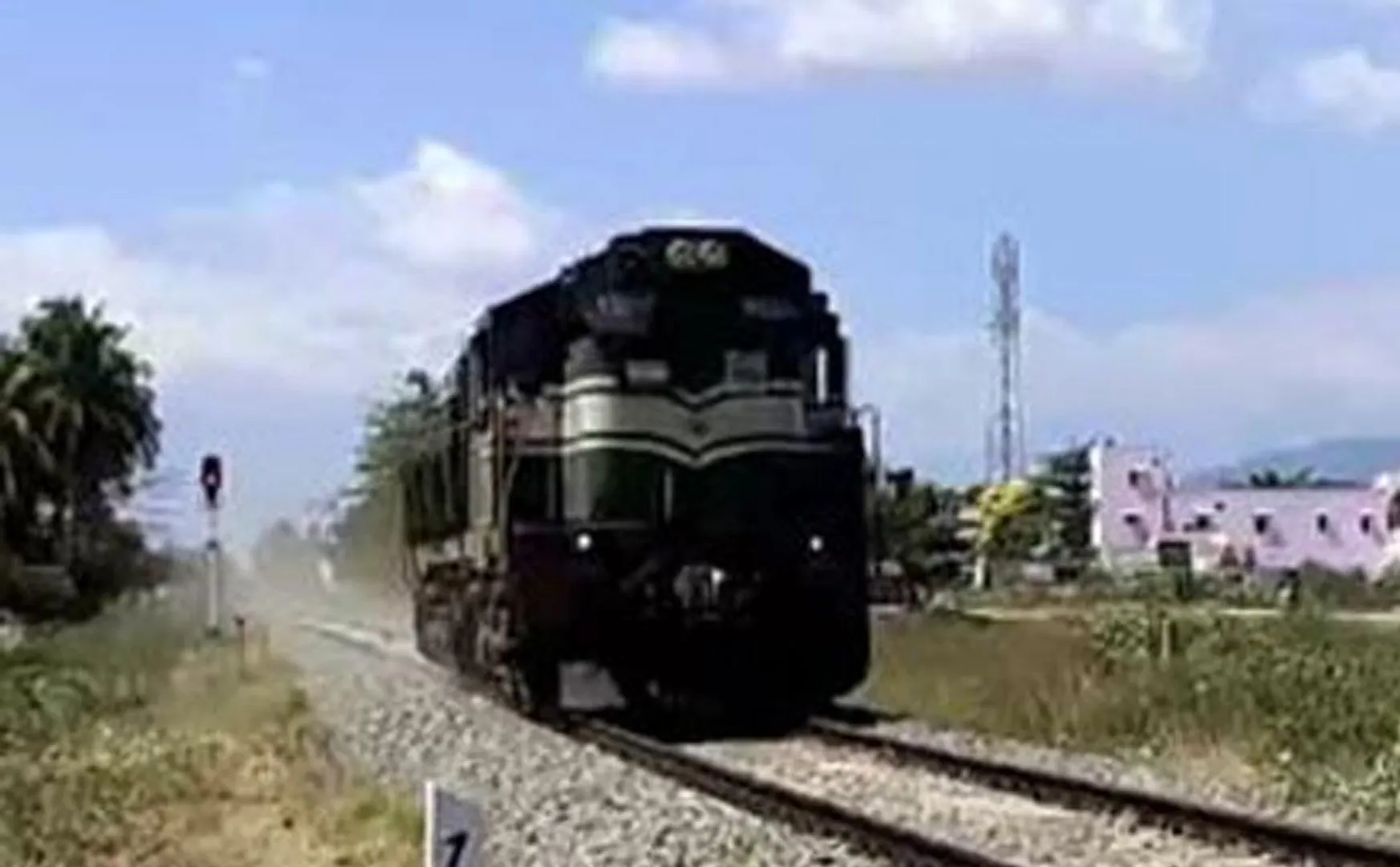 Study of electrified railway lines between Trichy and Karaikudi!