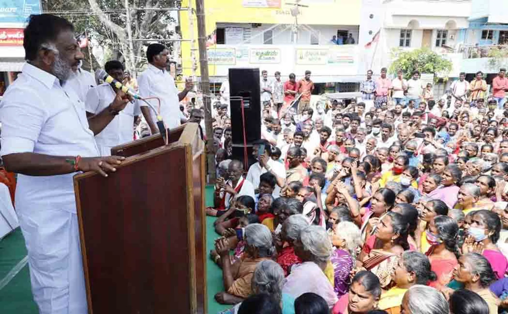 "Did the DMK buy a chocolate .." O. Panneerselvam