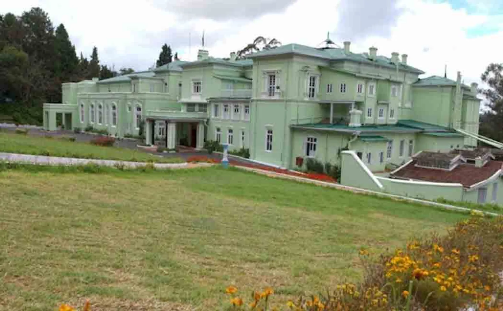 Governor's House color changed! Is daughter marriage the cause?