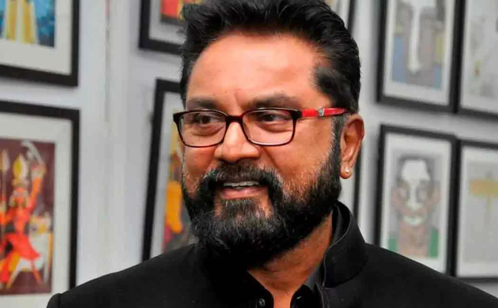 sarathkumar starring the smile man movie first look poster goes viral 