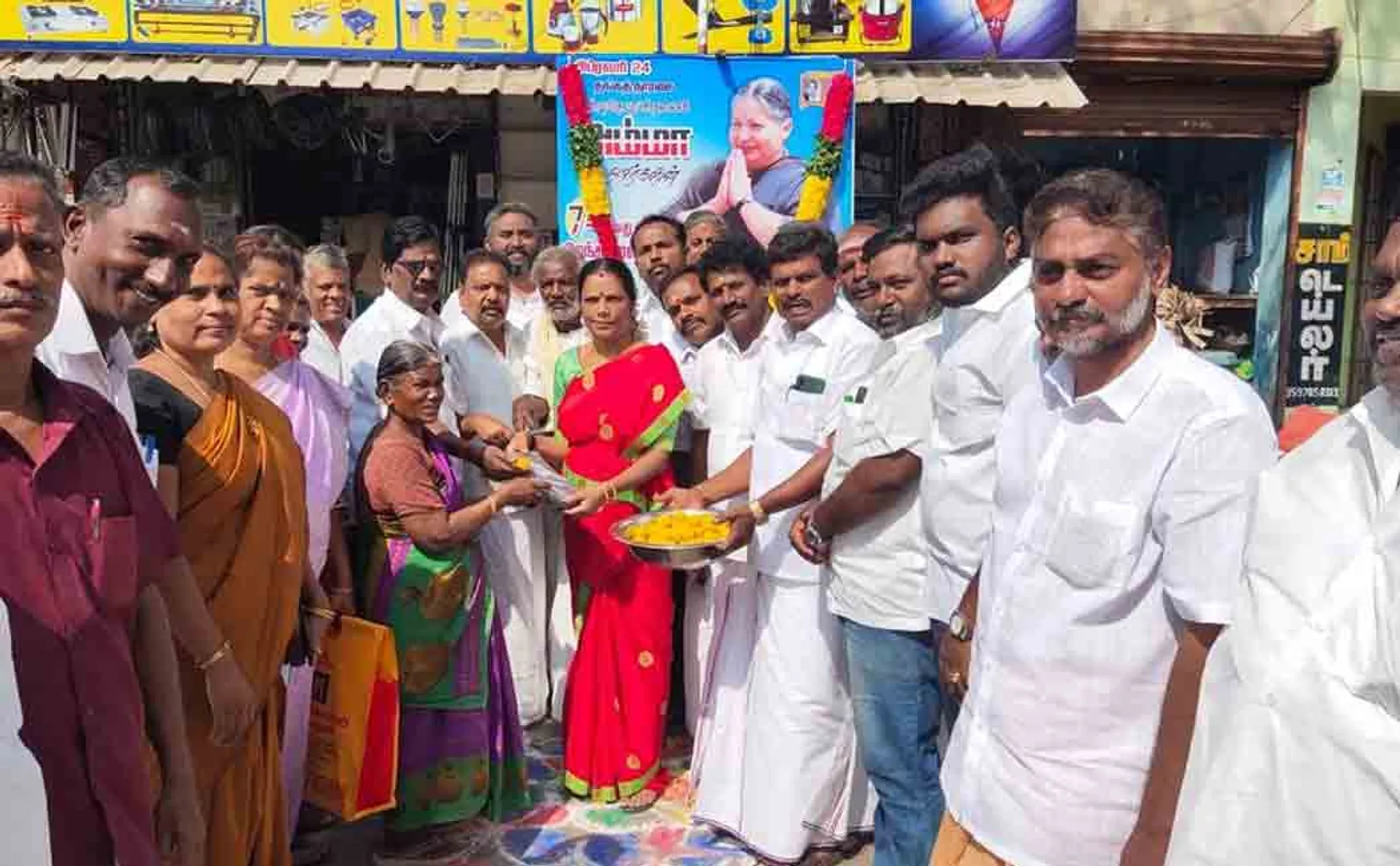  Jayalalithaa celebrates birthday by ignoring city secretary