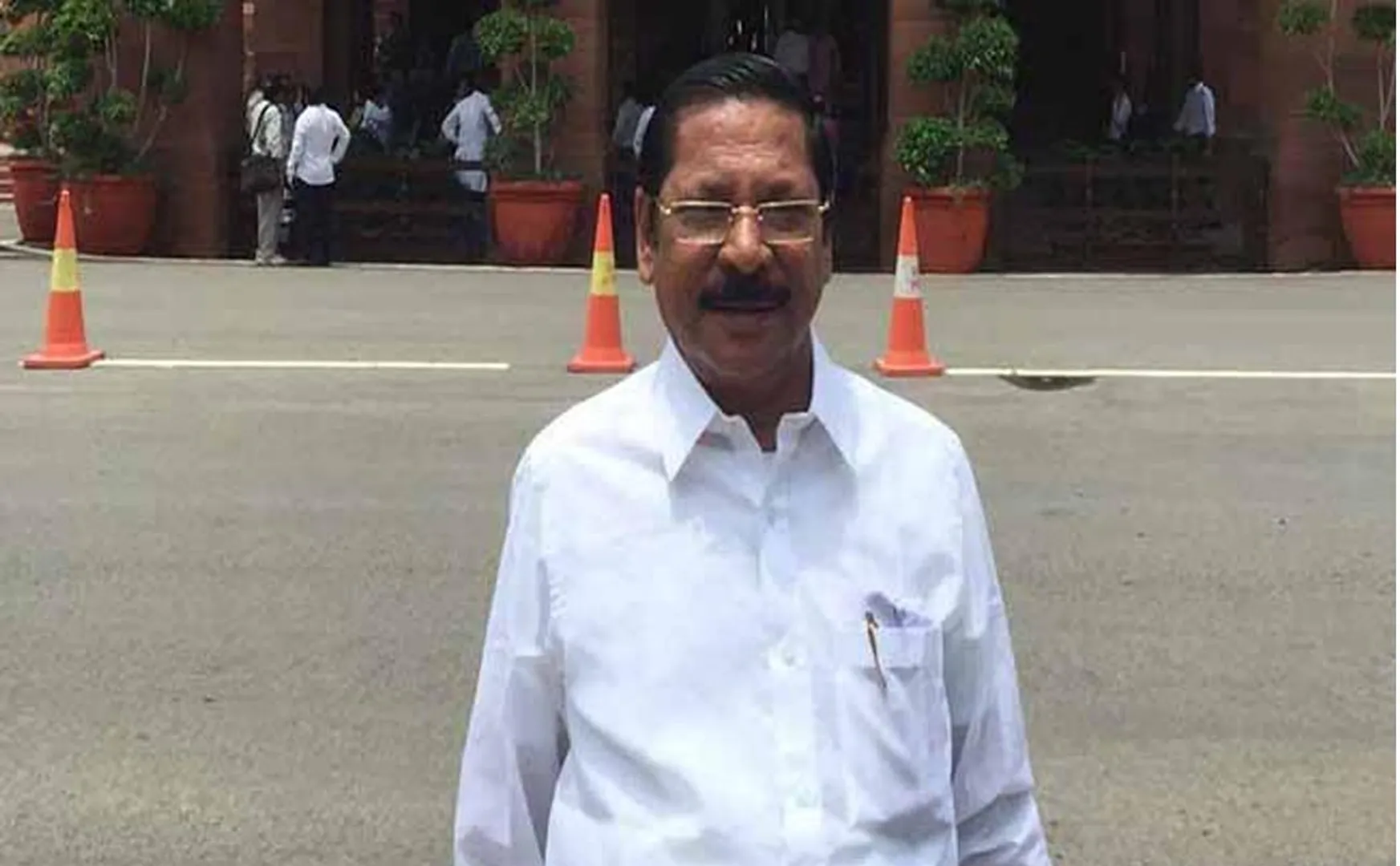 RS Bharathi MP has demanded the immediate release of Tamil Nadu students stranded in Ukraine. Letter!