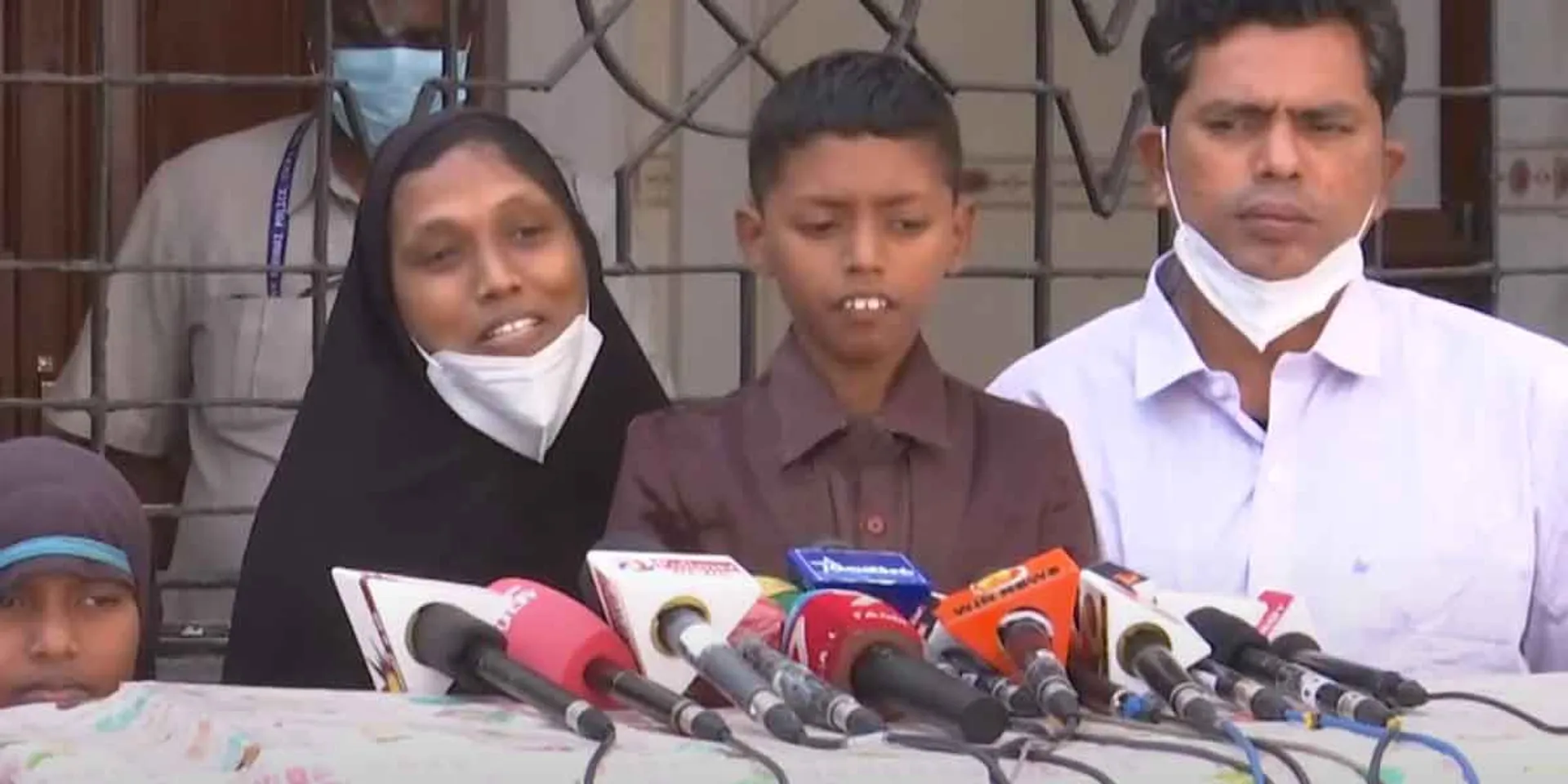 'Madamna ennamma jatina ennamma kettirukkan '' -Boy Abdulkalam's mother