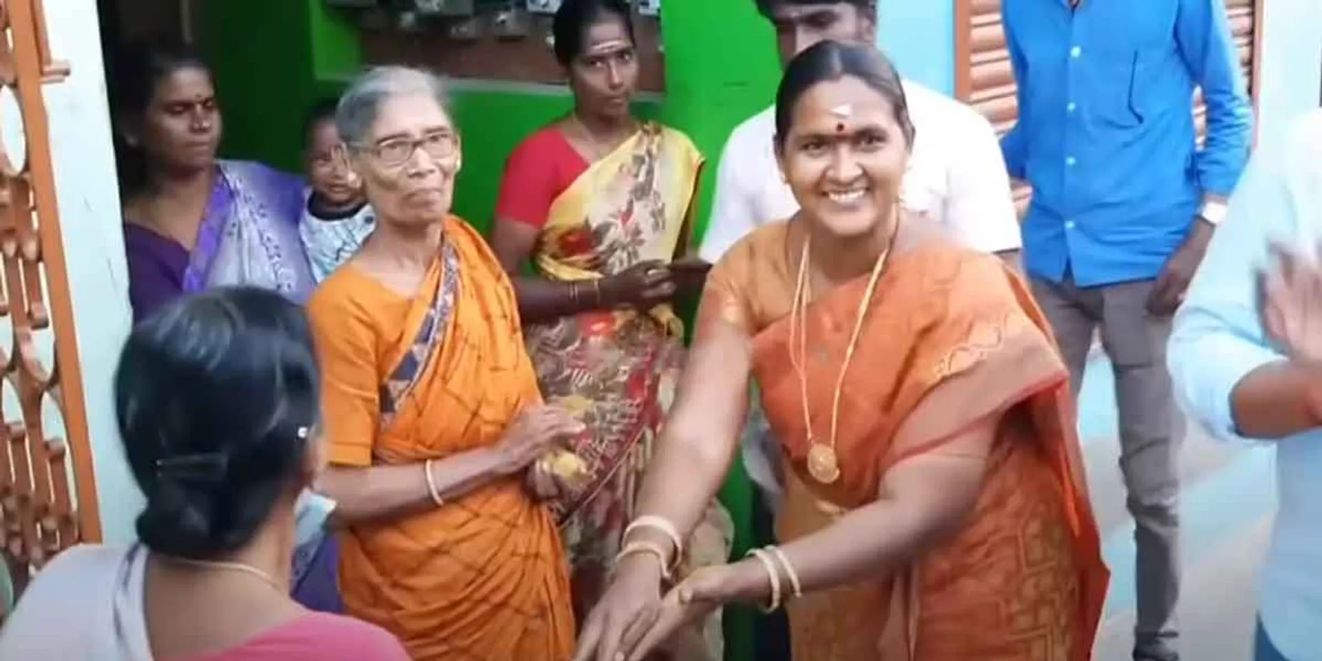 AIADMK candidate who gave sweets to voters despite defeat!