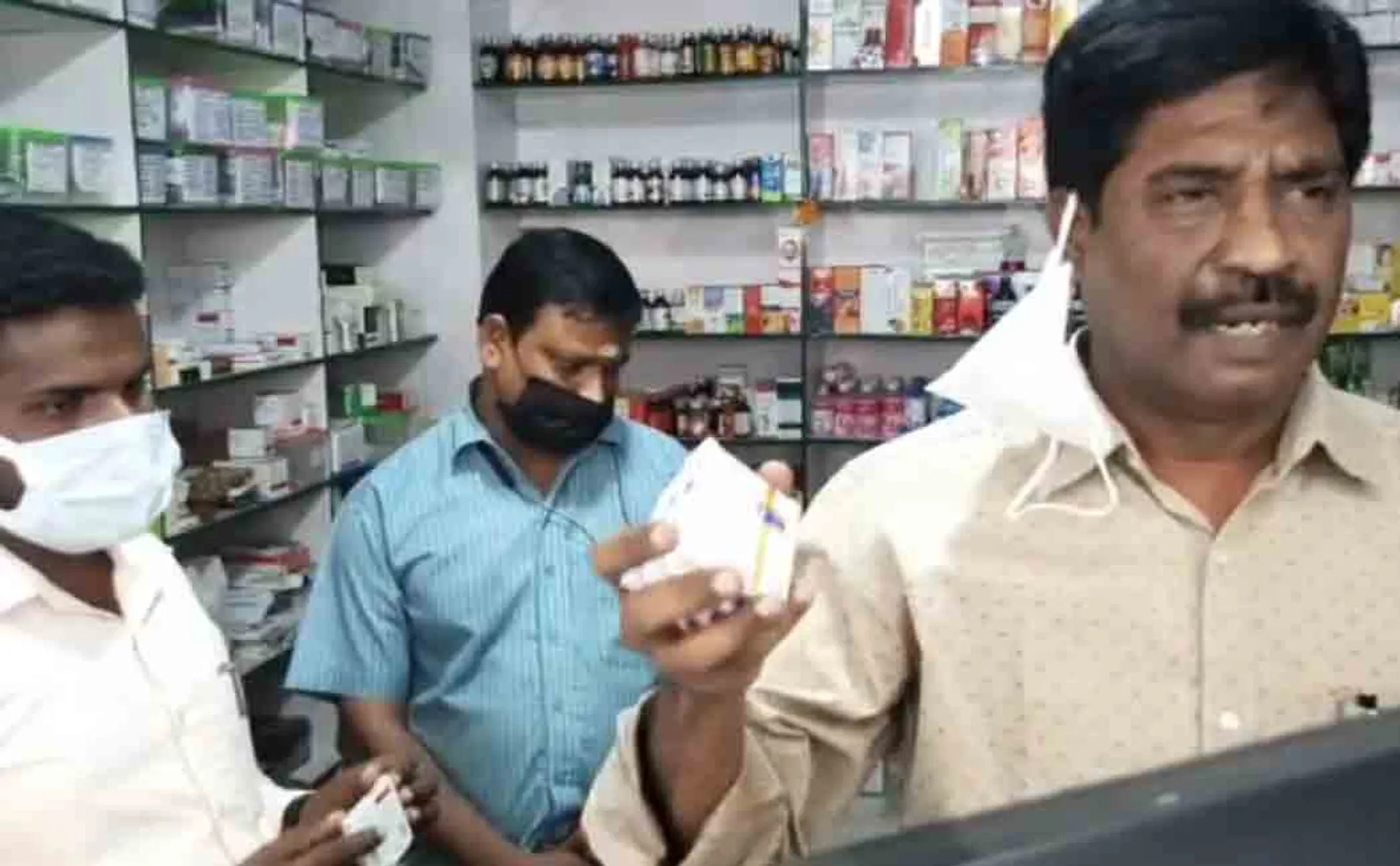 Health officer who went as customers! Pharmacist caught