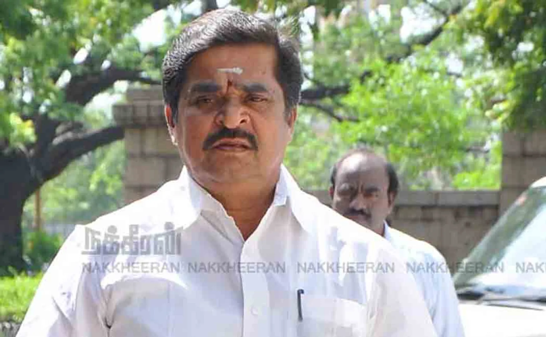 "Sasikala who is the General Secretary .. should lead the ADMK" - Aarukutty