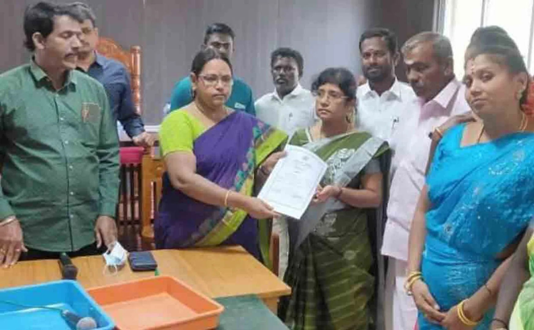 Independents who supported the Minister and then voted for the ADMK!