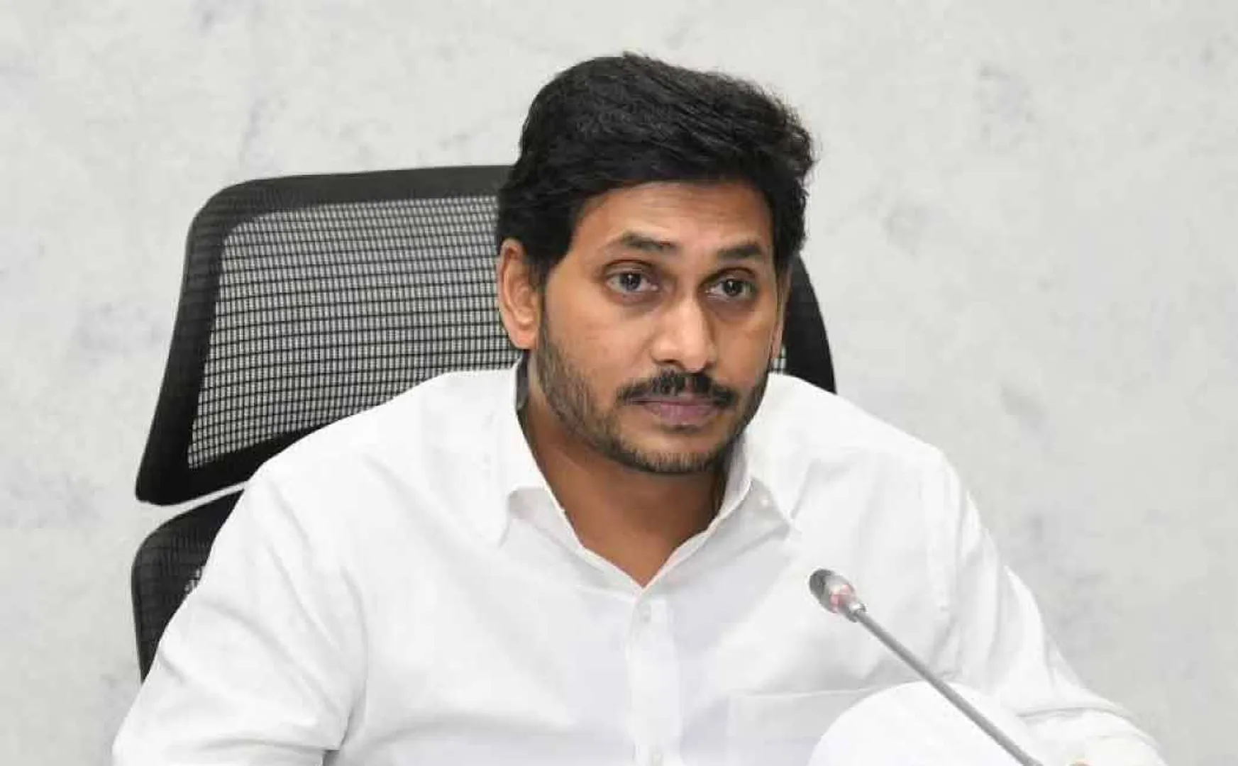 andhra court orders government to built capital in amaravathi