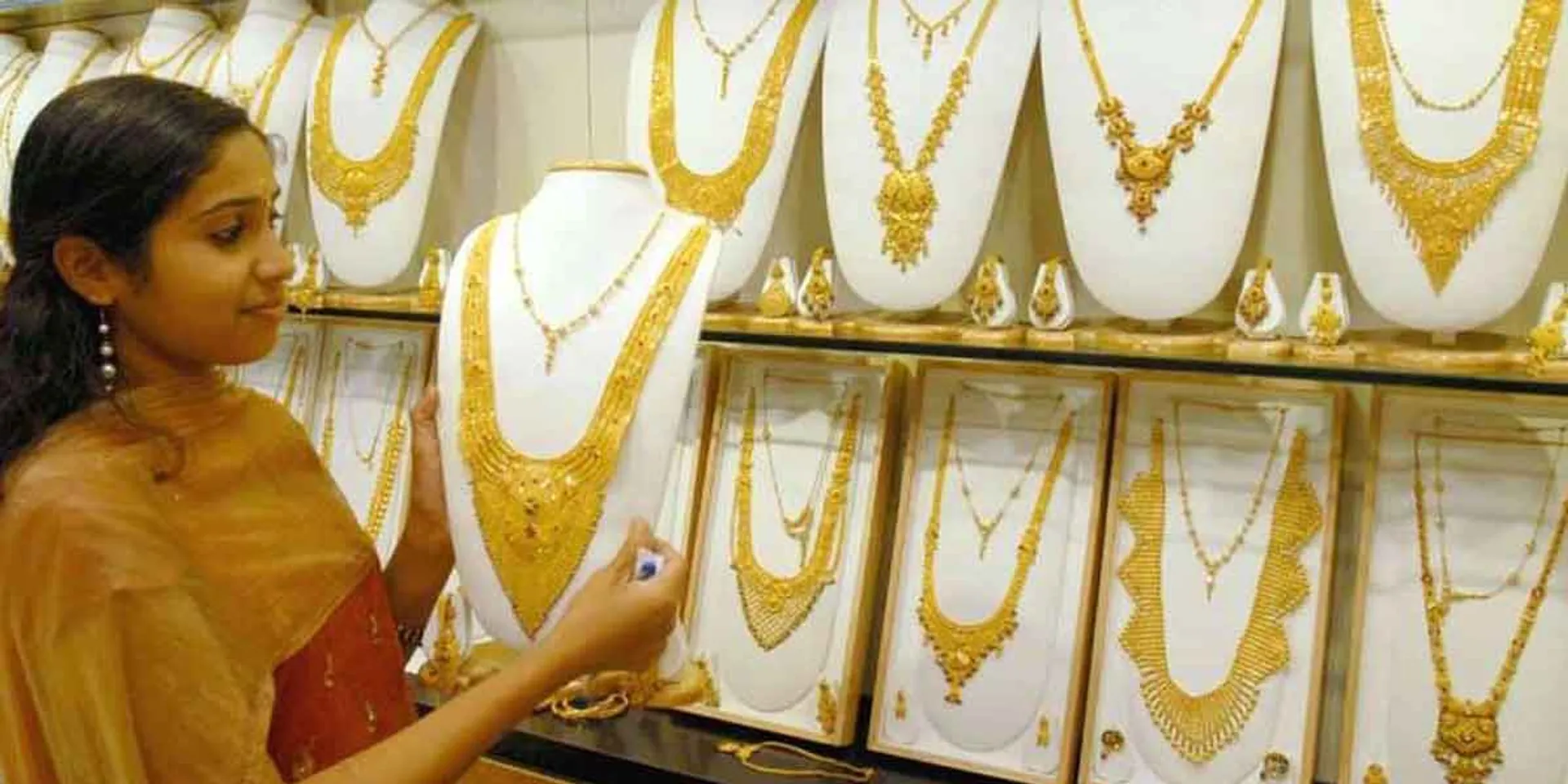 Gold price again approaching 40 thousand!