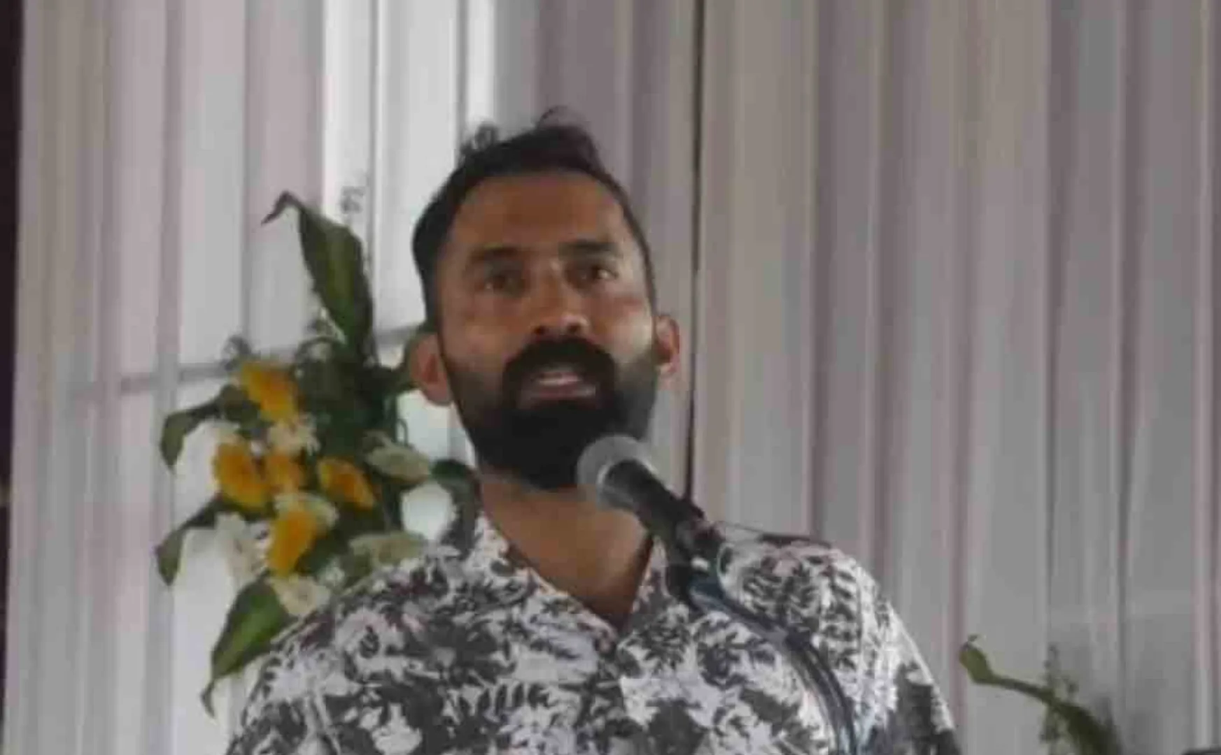 "Sports increase the ability to learn education!" - Dinesh Karthik