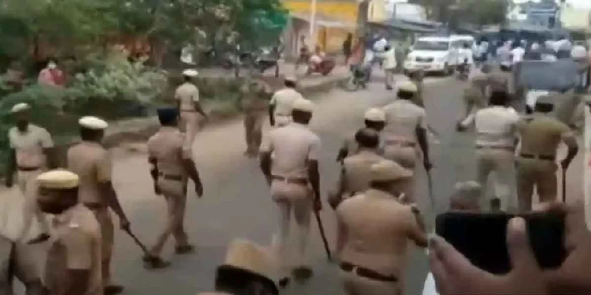 Madurai Melur girl  incident ... Police beat up relatives involved in the struggle!