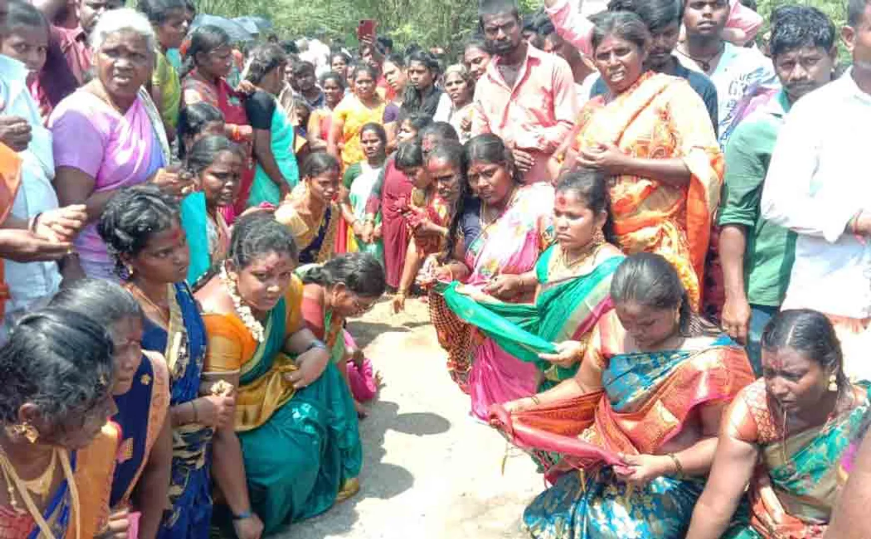 Bizarre temple festival to auction off children!