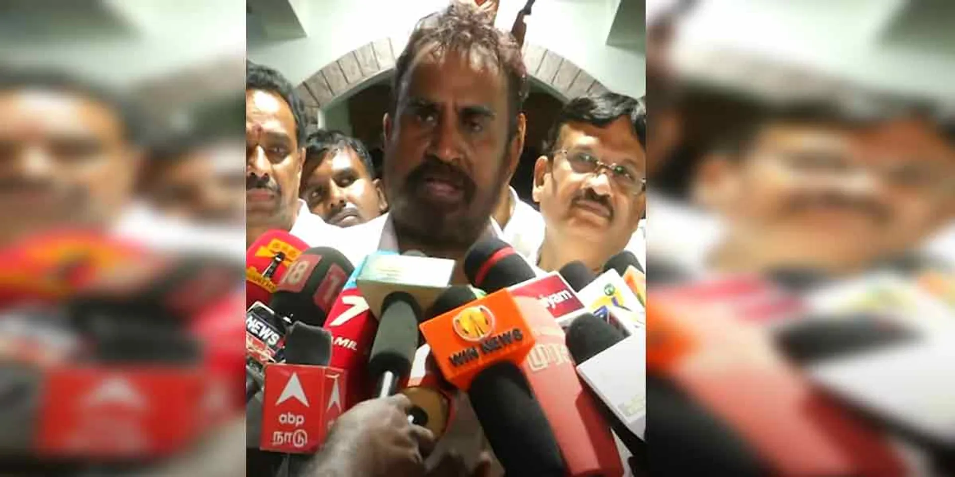 "Not a single rupee has been seized from my house till today ..." - Velumani denies