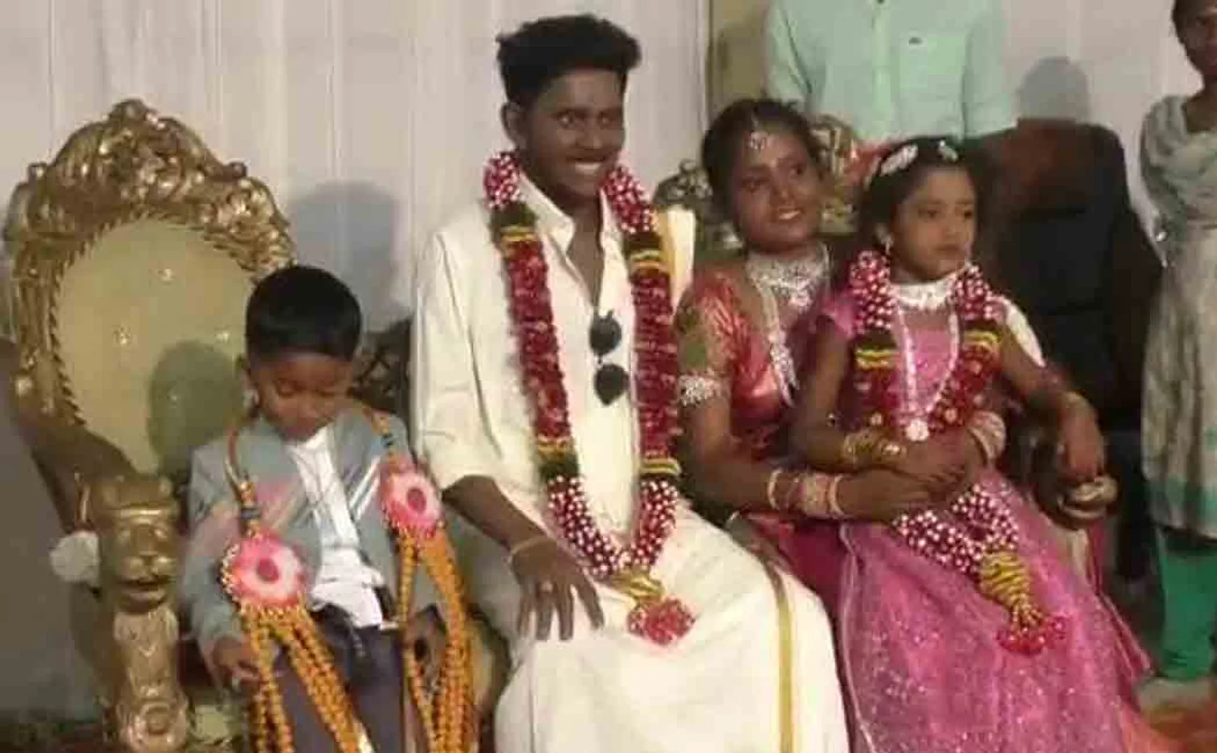  The woman who once made a statue to her brother 