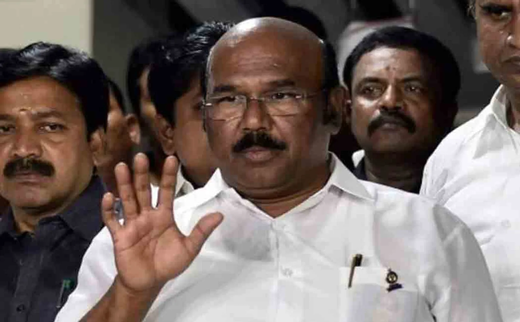 Jayakumar signed at the Trichy police station