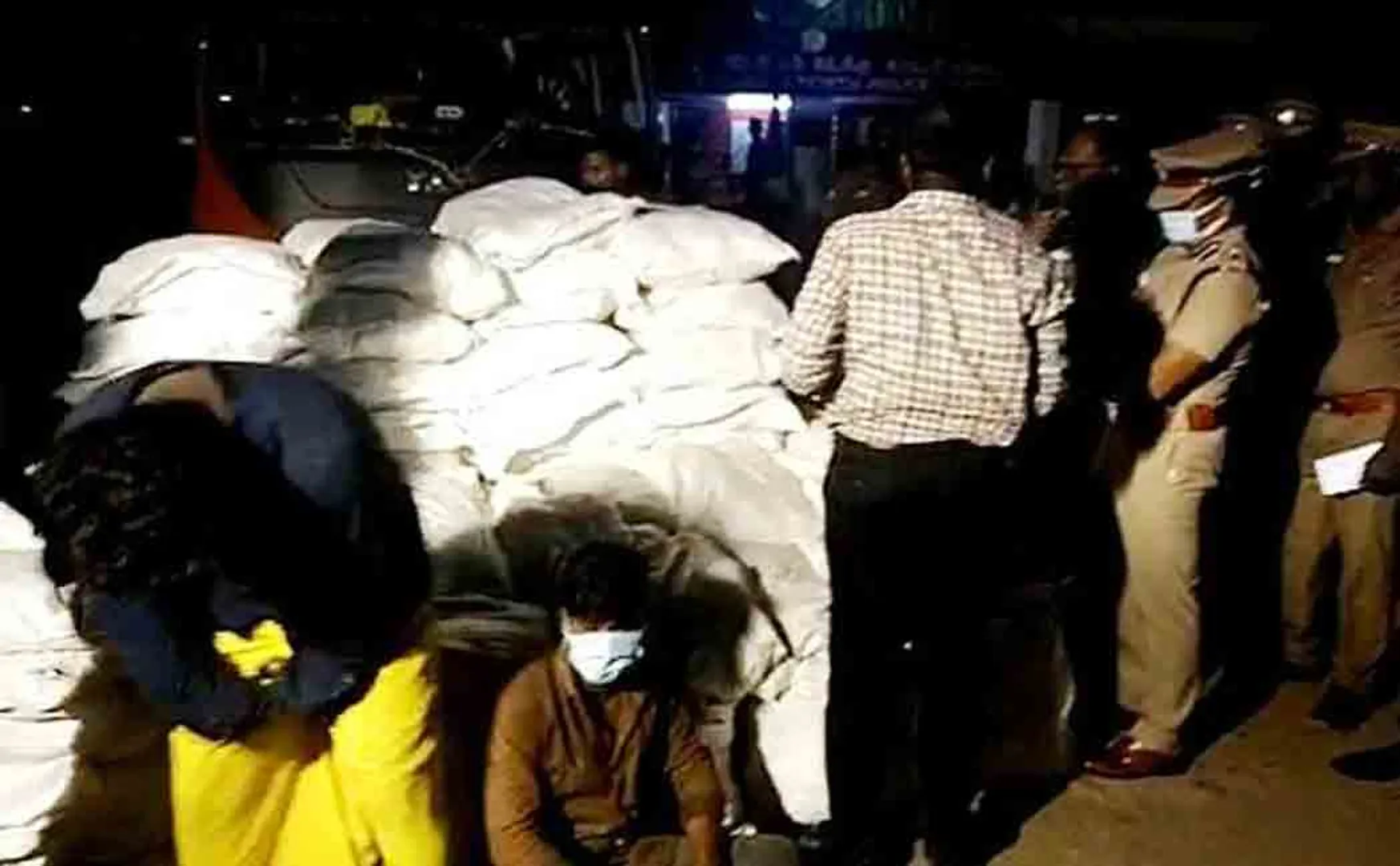 Abduction blindfold! - 1 ton of gutka trapped in Rajapalayam!