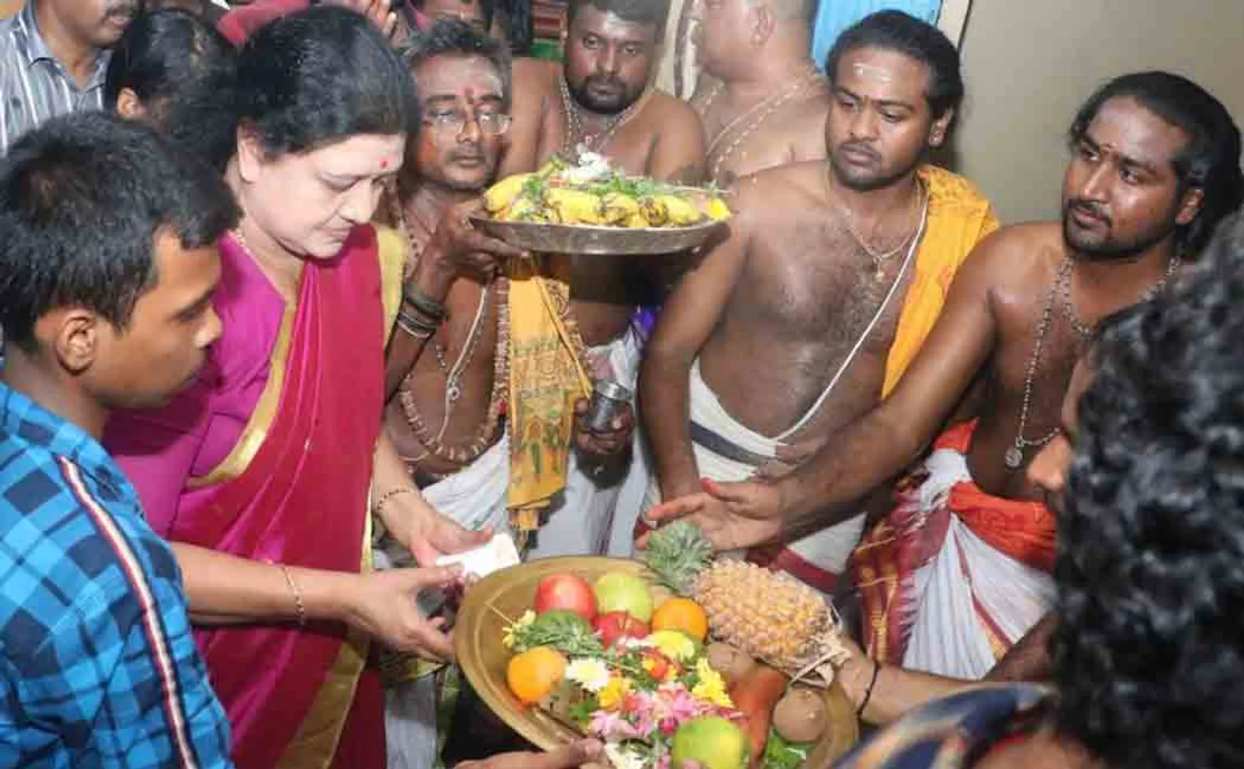 Sasikala who visited seven temples in one day 