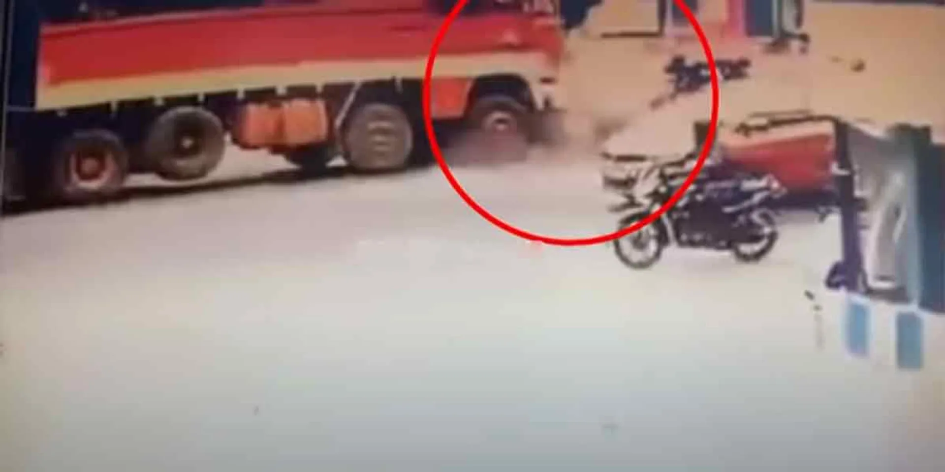 Truck crashes into auto ... CCTV footage released shocking!